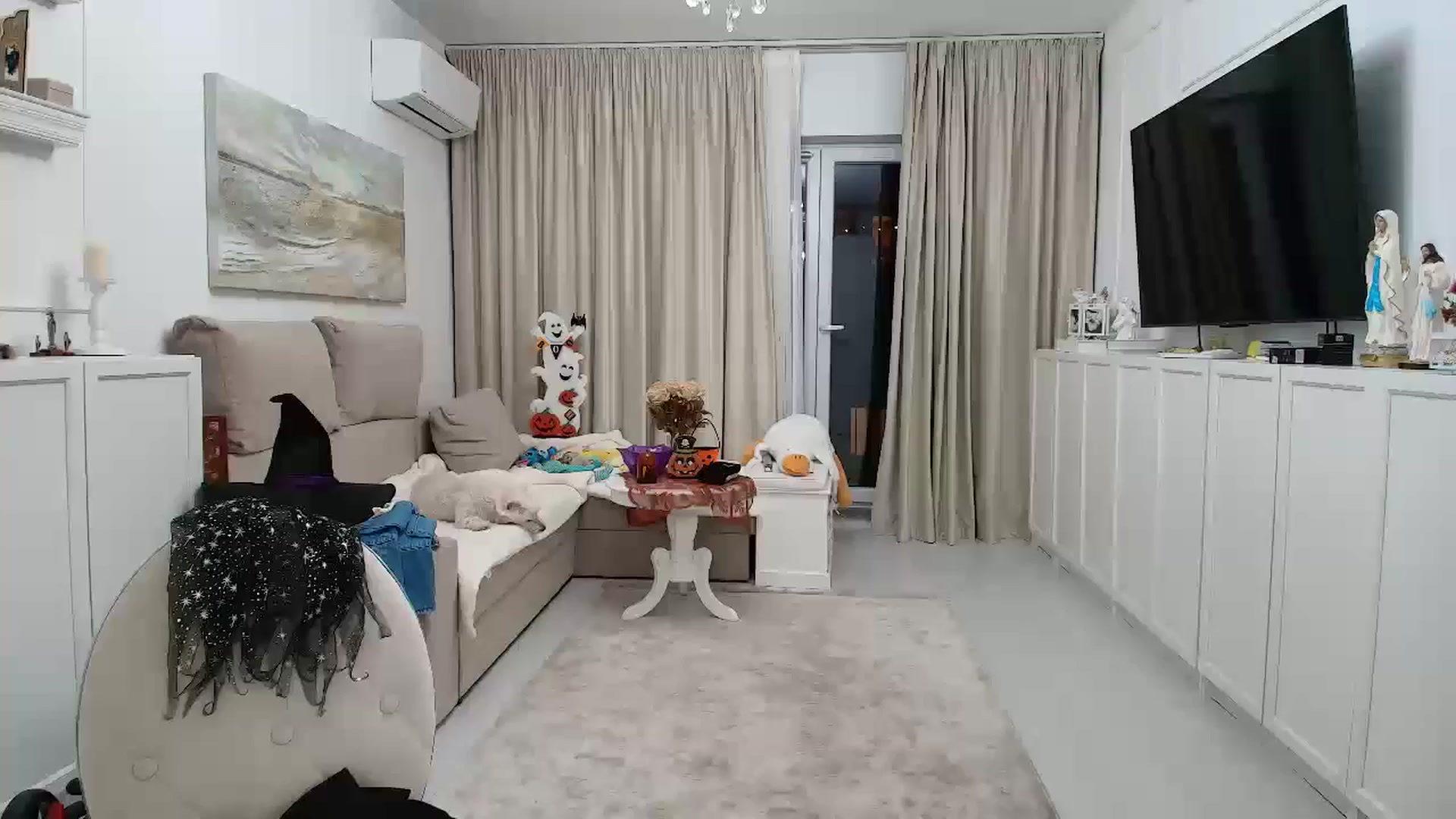 Gallery image thumbnail from Wennndyk's myfreecams stream on, 10/27/2024, 18:23 image 8 of 20