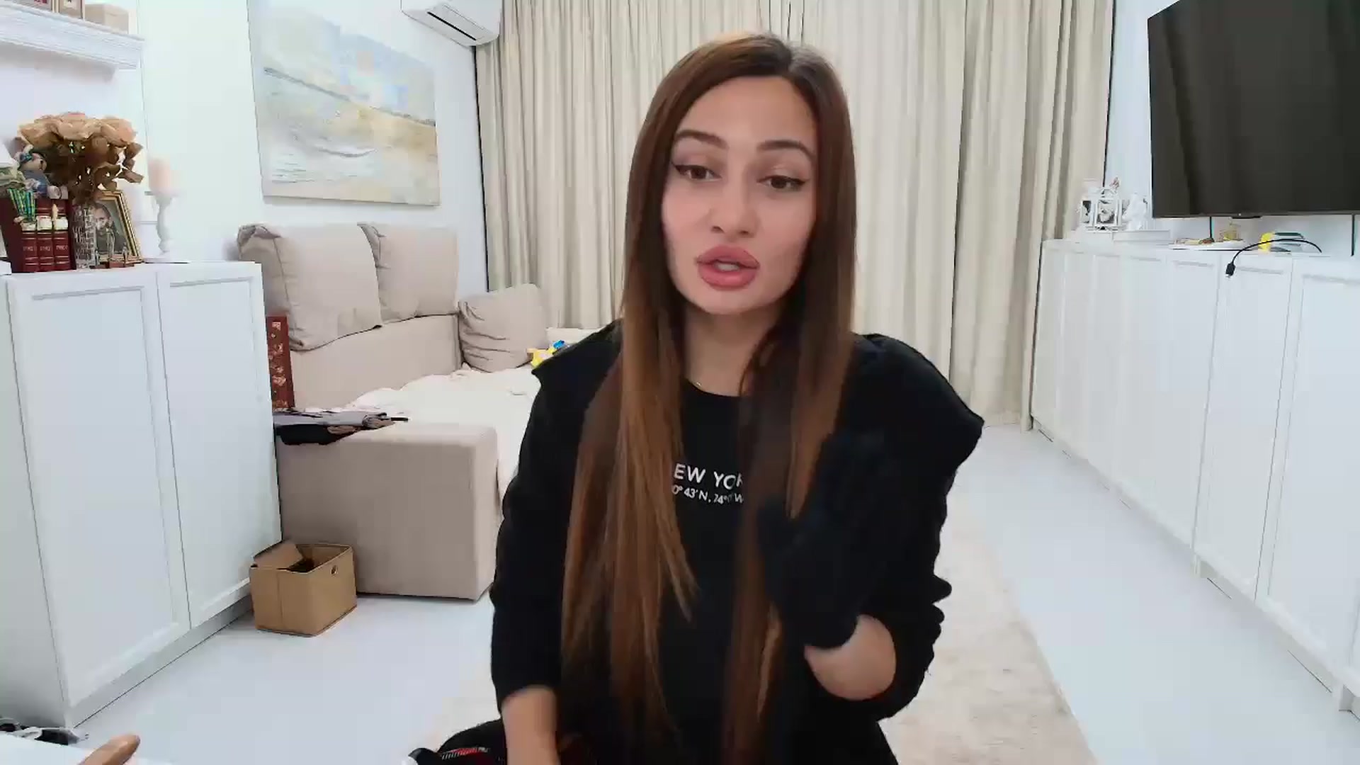 Gallery image thumbnail from Wennndyk's myfreecams stream on, 11/05/2024, 23:00 image 3 of 20