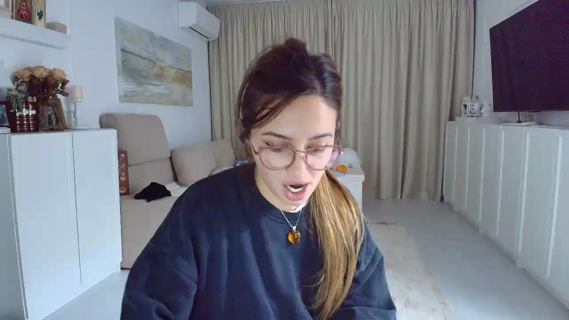 Gallery image thumbnail from Wennndyk's myfreecams stream on, 11/24/2024, 20:56 image 1 of 20