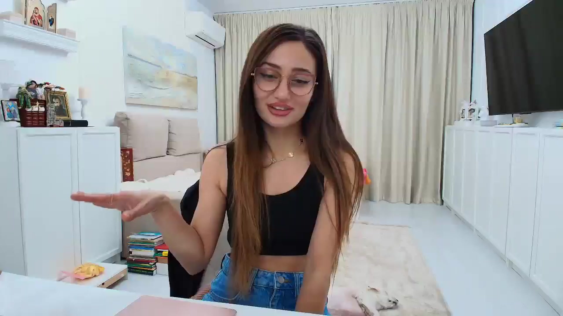 Gallery image thumbnail from Wennndyk's myfreecams stream on, 12/14/2024, 20:36 image 17 of 20