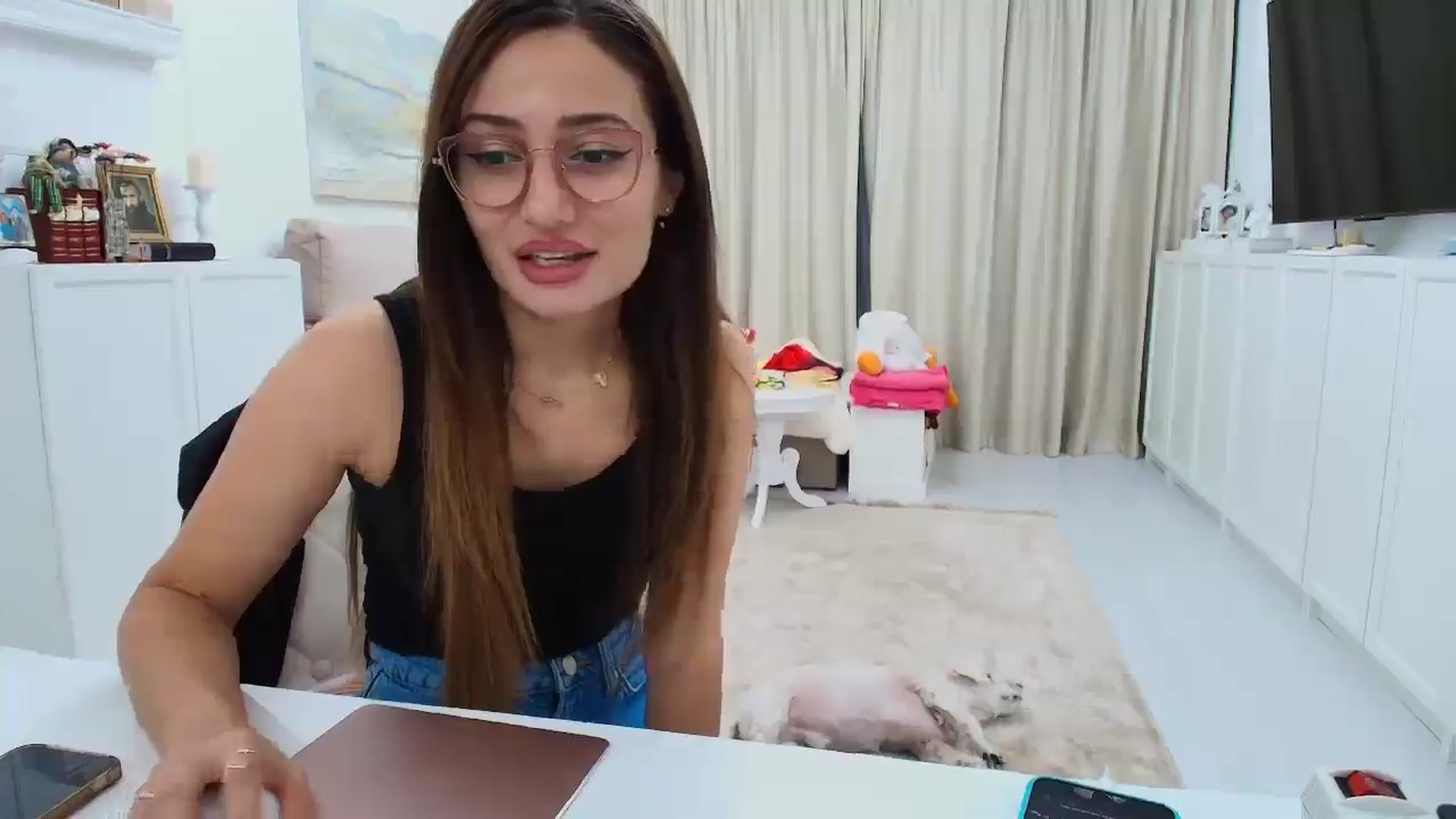 Gallery image thumbnail from Wennndyk's myfreecams stream on, 12/14/2024, 20:36 image 18 of 20
