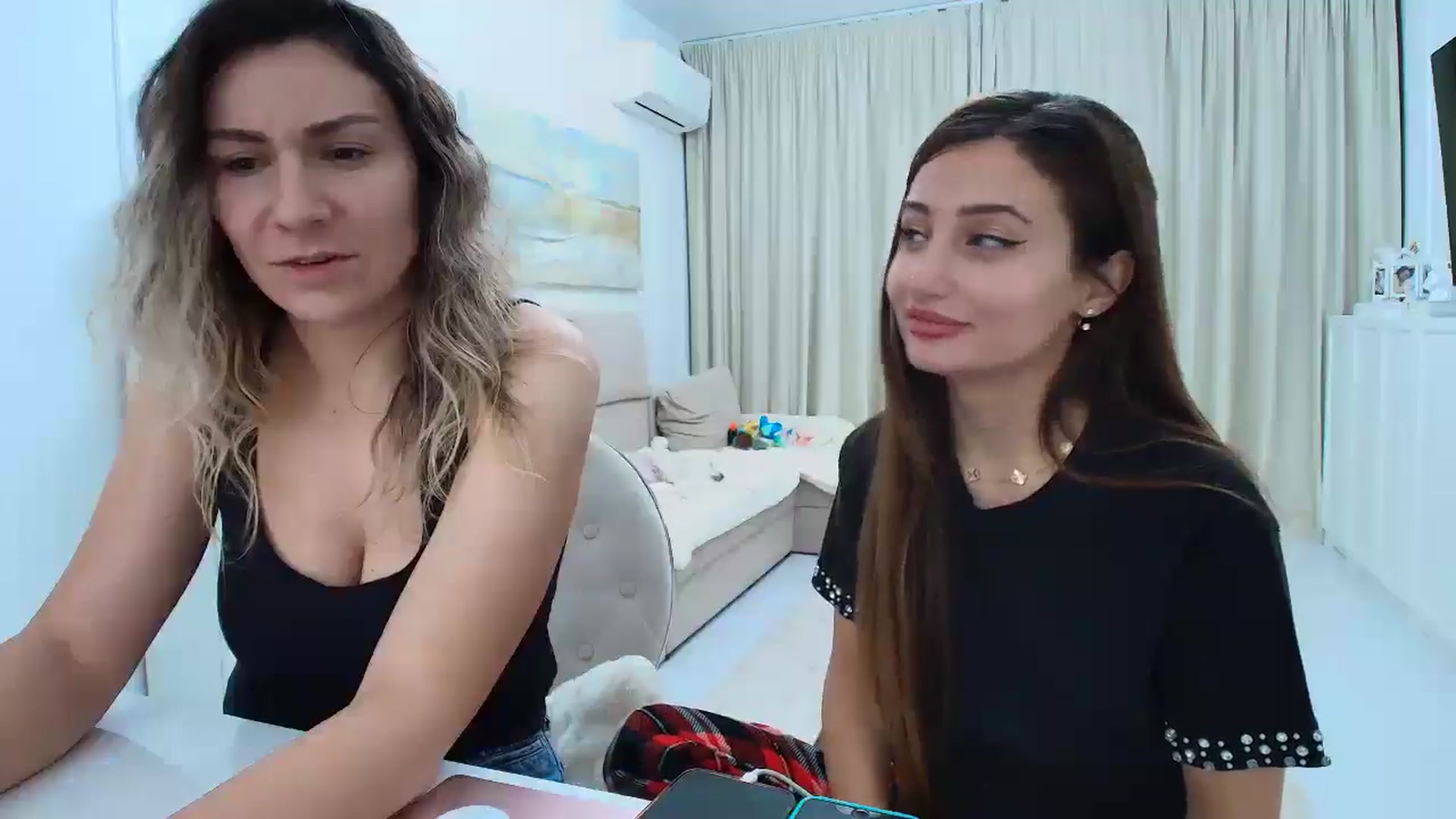 Gallery image thumbnail from Wennndyk's myfreecams stream on, 12/15/2024, 21:50 image 11 of 20