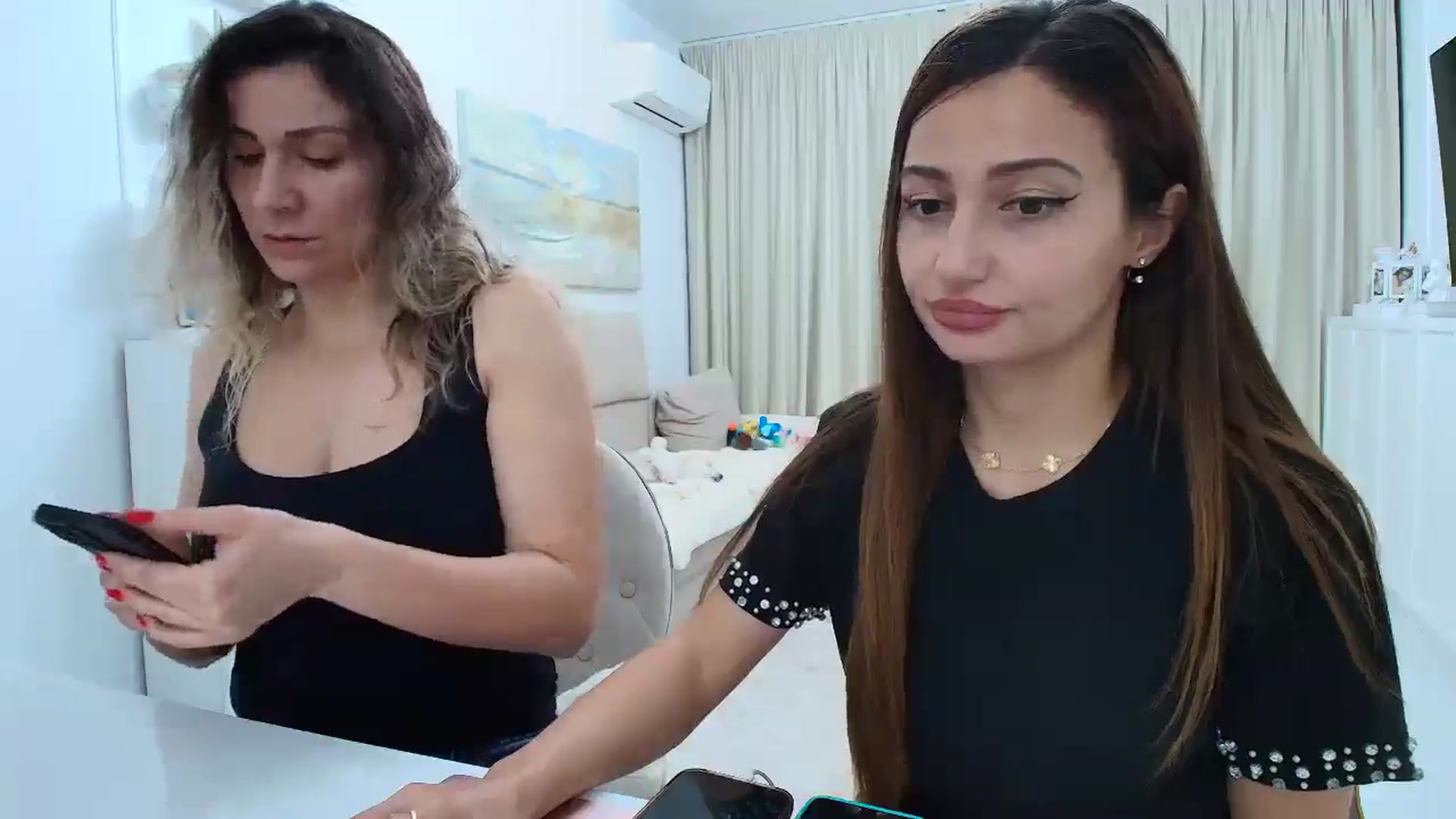 Gallery image thumbnail from Wennndyk's myfreecams stream on, 12/15/2024, 21:50 image 10 of 20