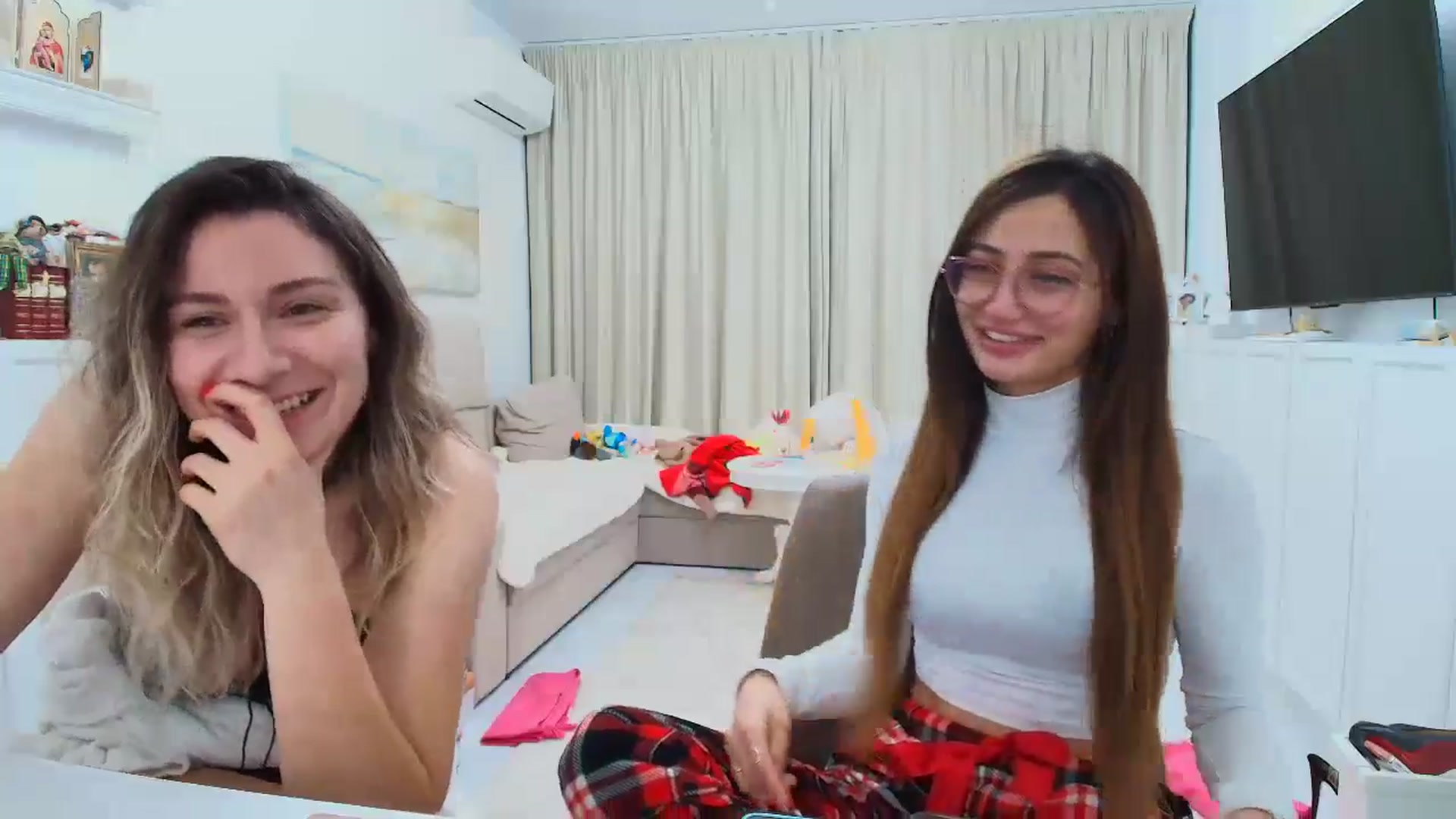 Gallery image thumbnail from Wennndyk's myfreecams stream on, 12/16/2024, 01:08 image 11 of 20