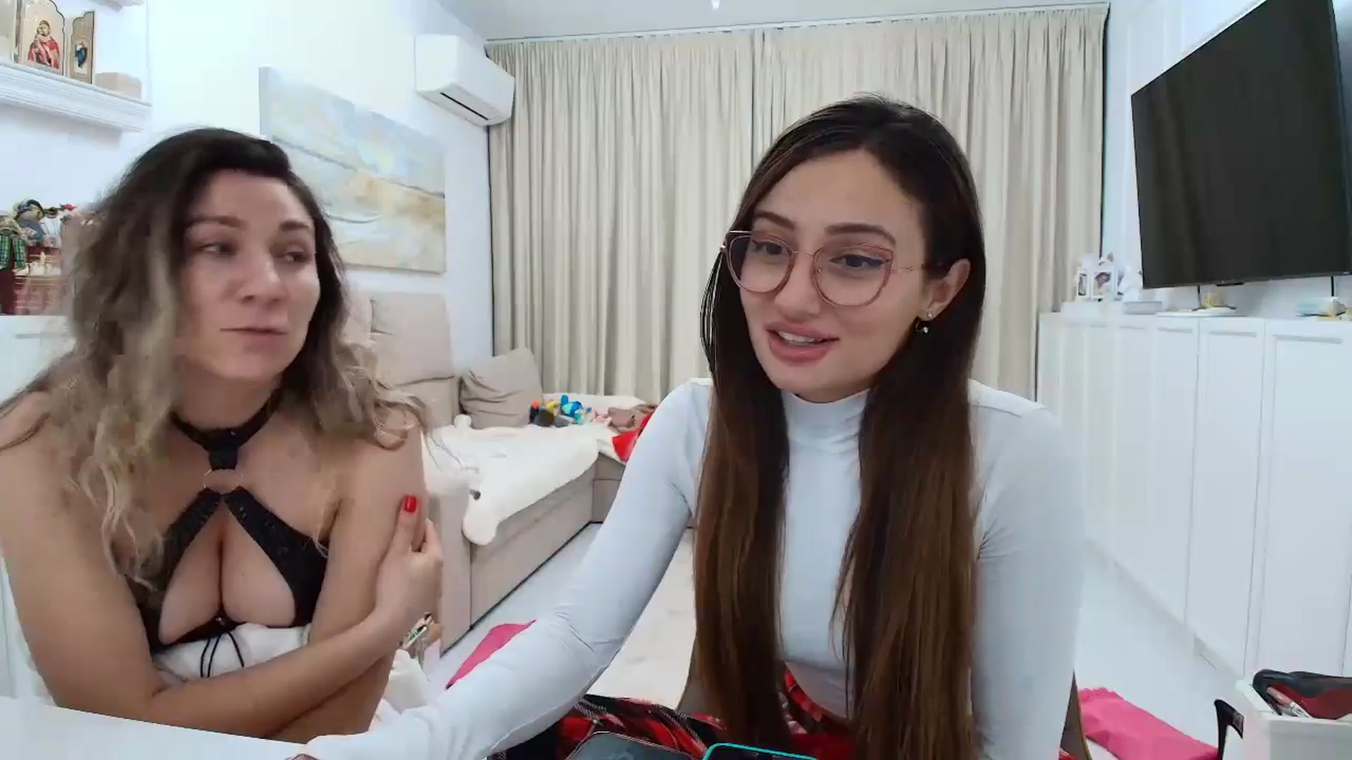 Gallery image thumbnail from Wennndyk's myfreecams stream on, 12/16/2024, 01:08 image 3 of 20
