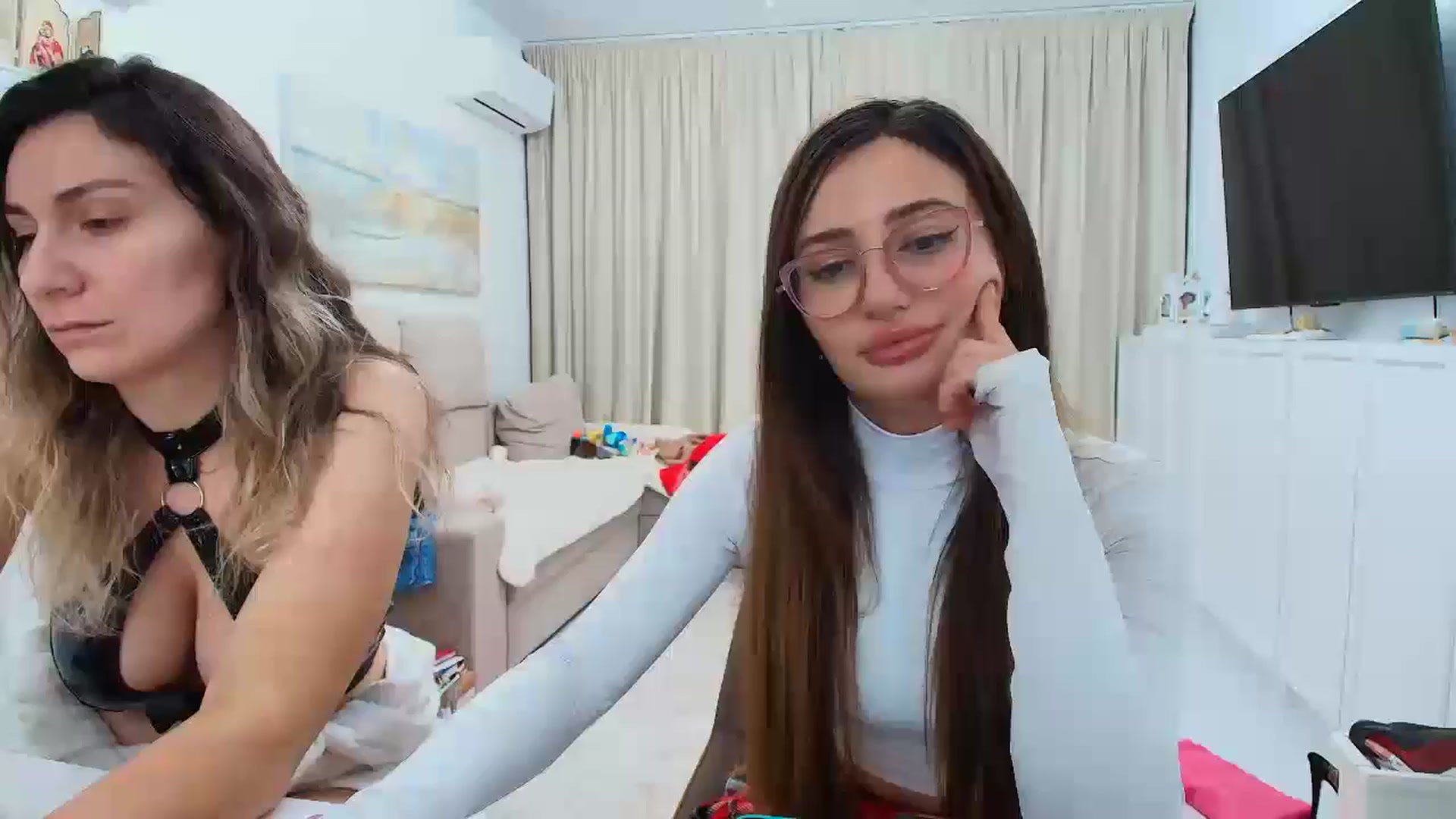 Gallery image thumbnail from Wennndyk's myfreecams stream on, 12/16/2024, 01:08 image 17 of 20