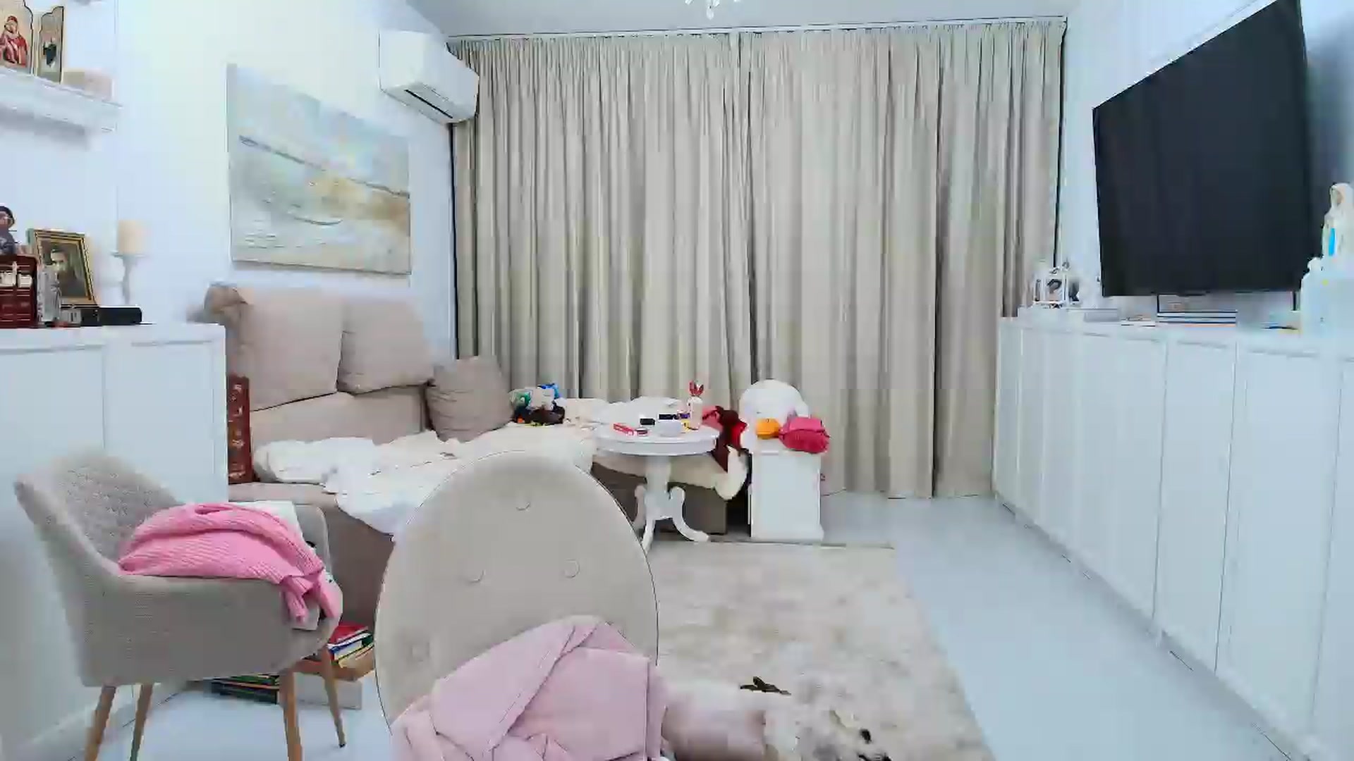 Gallery image thumbnail from Wennndyk's myfreecams stream on, 12/26/2024, 21:38 image 14 of 20