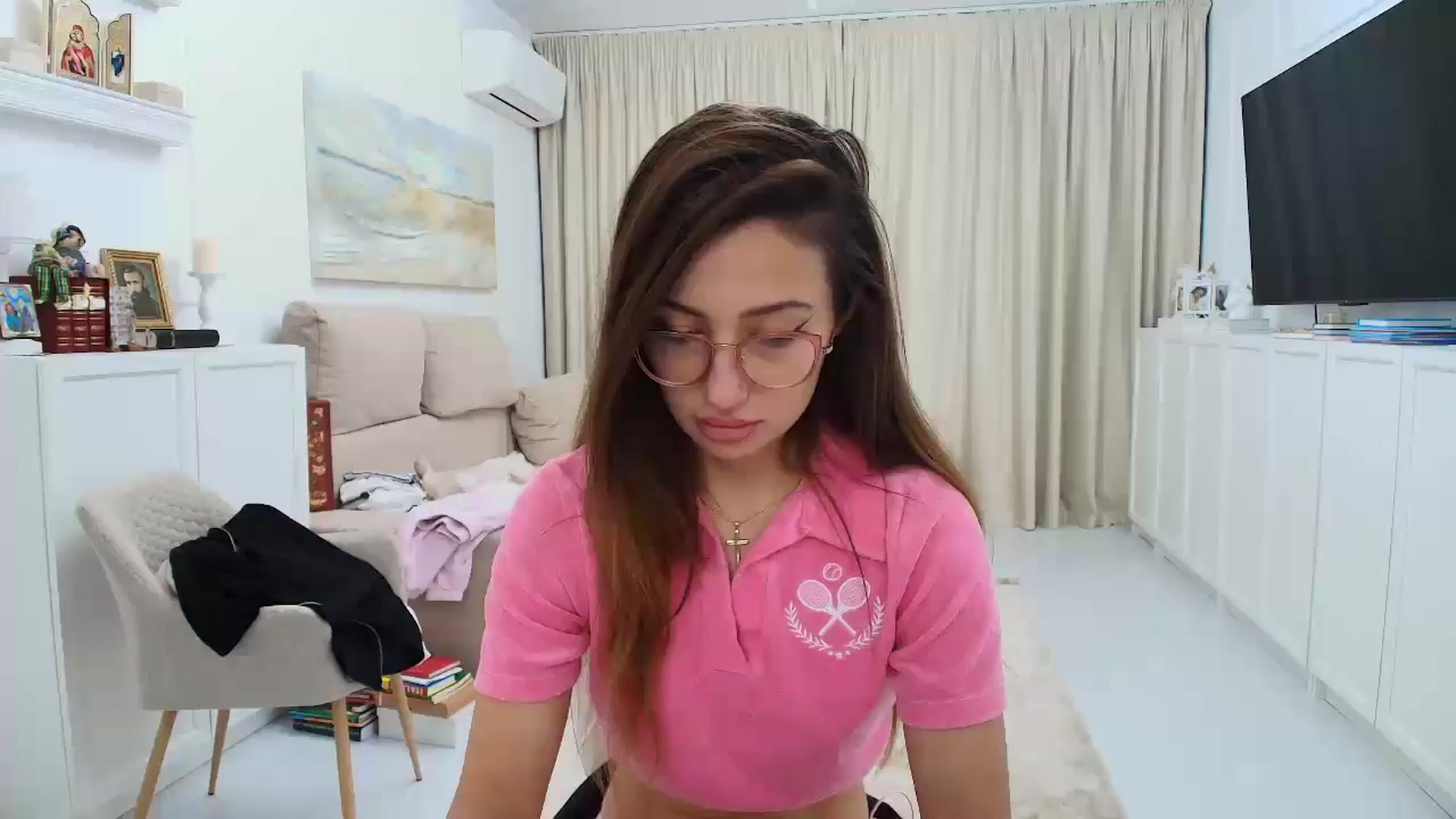 Gallery image thumbnail from Wennndyk's myfreecams stream on, 12/29/2024, 17:21 image 1 of 20