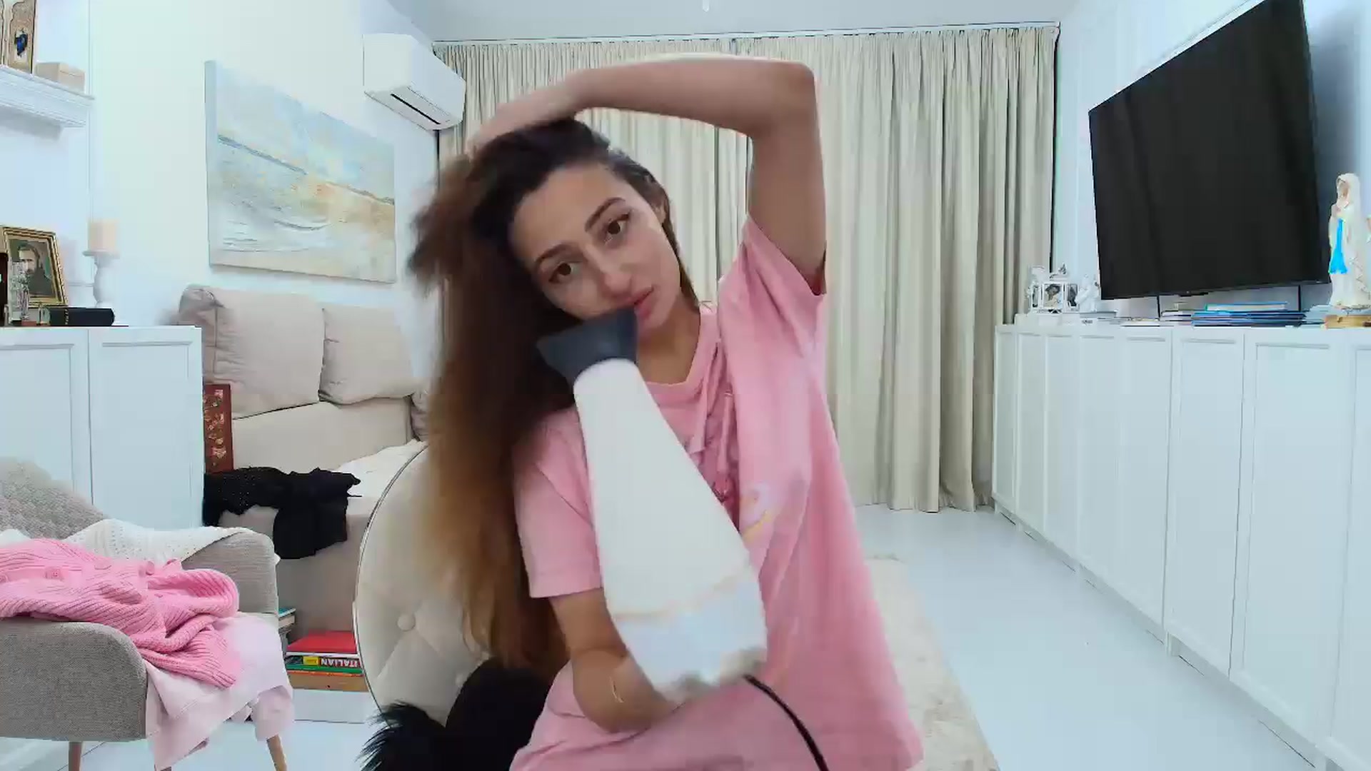 Gallery image thumbnail from Wennndyk's myfreecams stream on, 01/04/2025, 23:17 image 1 of 20