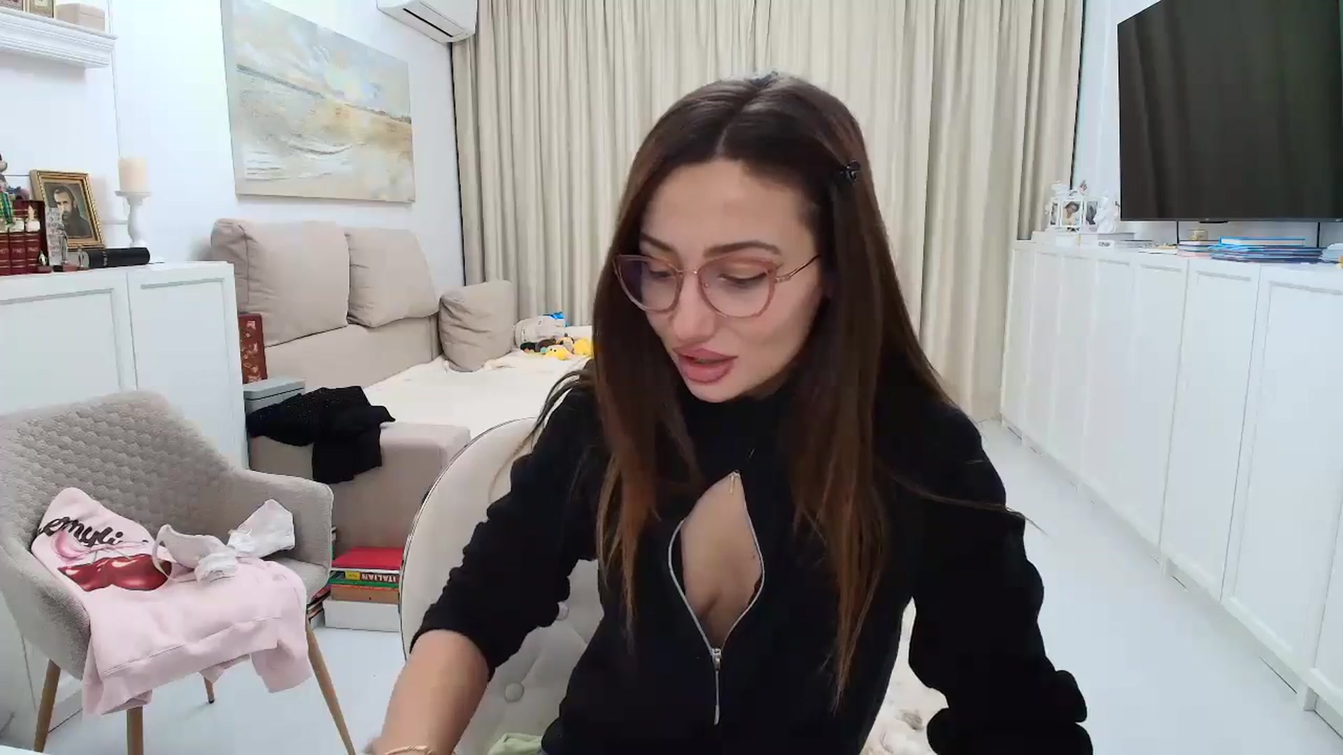 Gallery image thumbnail from Wennndyk's myfreecams stream on, 01/05/2025, 15:49 image 14 of 20