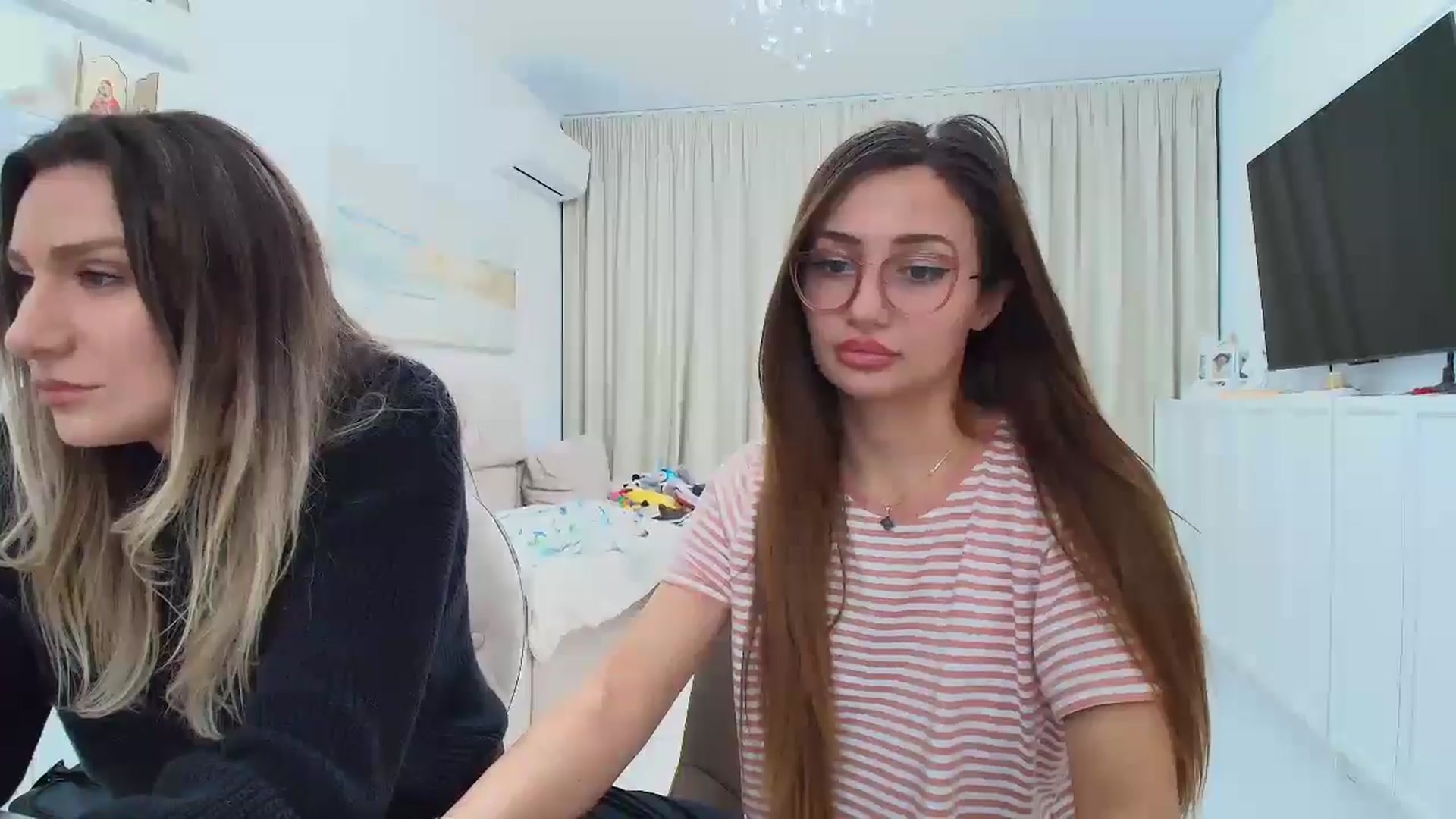 Gallery image thumbnail from Wennndyk's myfreecams stream on, 01/24/2025, 22:49 image 17 of 20