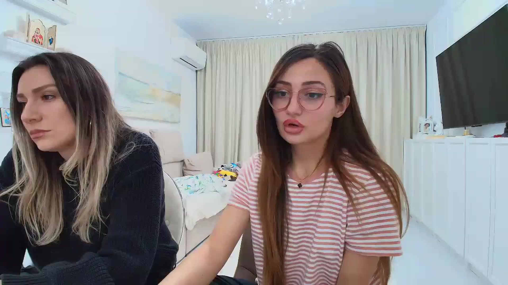 Gallery image thumbnail from Wennndyk's myfreecams stream on, 01/24/2025, 22:49 image 16 of 20