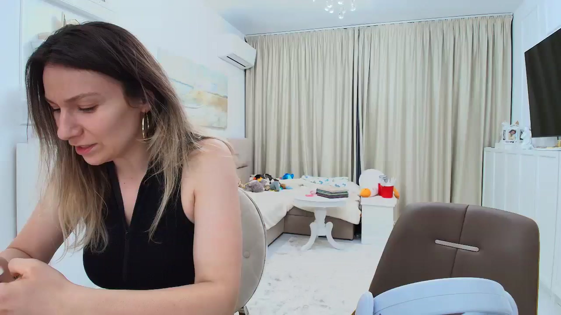 Gallery image thumbnail from Wennndyk's myfreecams stream on, 02/01/2025, 01:16 image 1 of 20