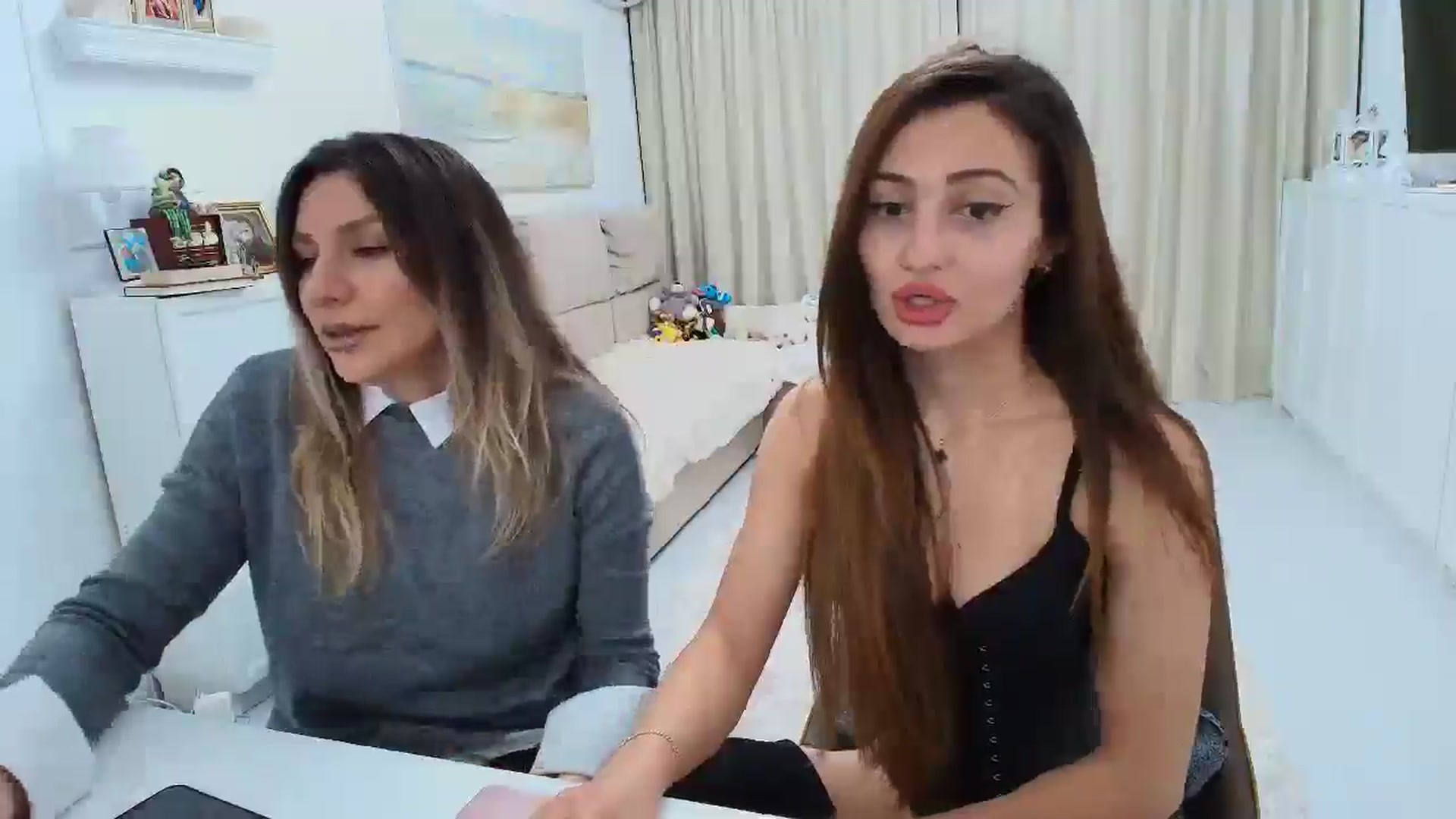 Gallery image thumbnail from Wennndyk's myfreecams stream on, 02/04/2025, 22:37 image 12 of 20