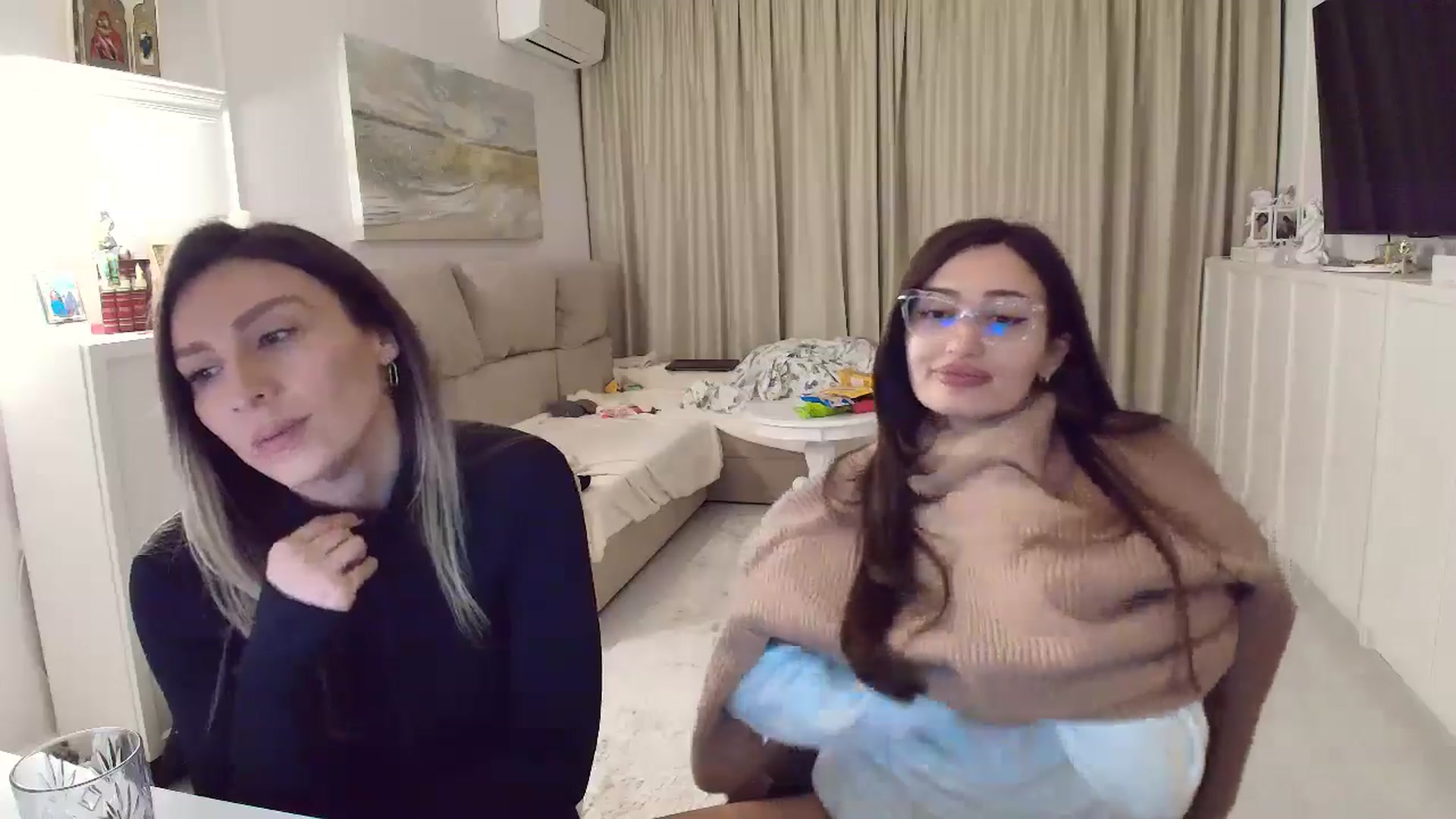 Gallery image thumbnail from Wennndyk's myfreecams stream on, 02/14/2025, 01:31 image 18 of 20