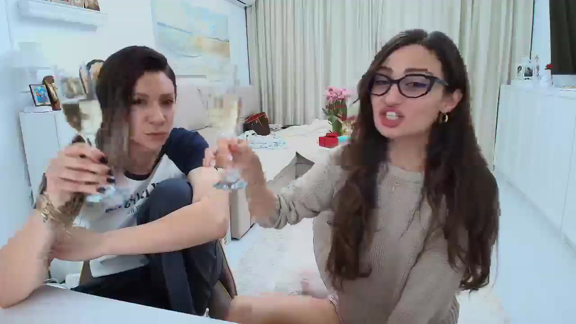 Gallery image thumbnail from Wennndyk's myfreecams stream on, 03/05/2025, 01:19 image 3 of 20