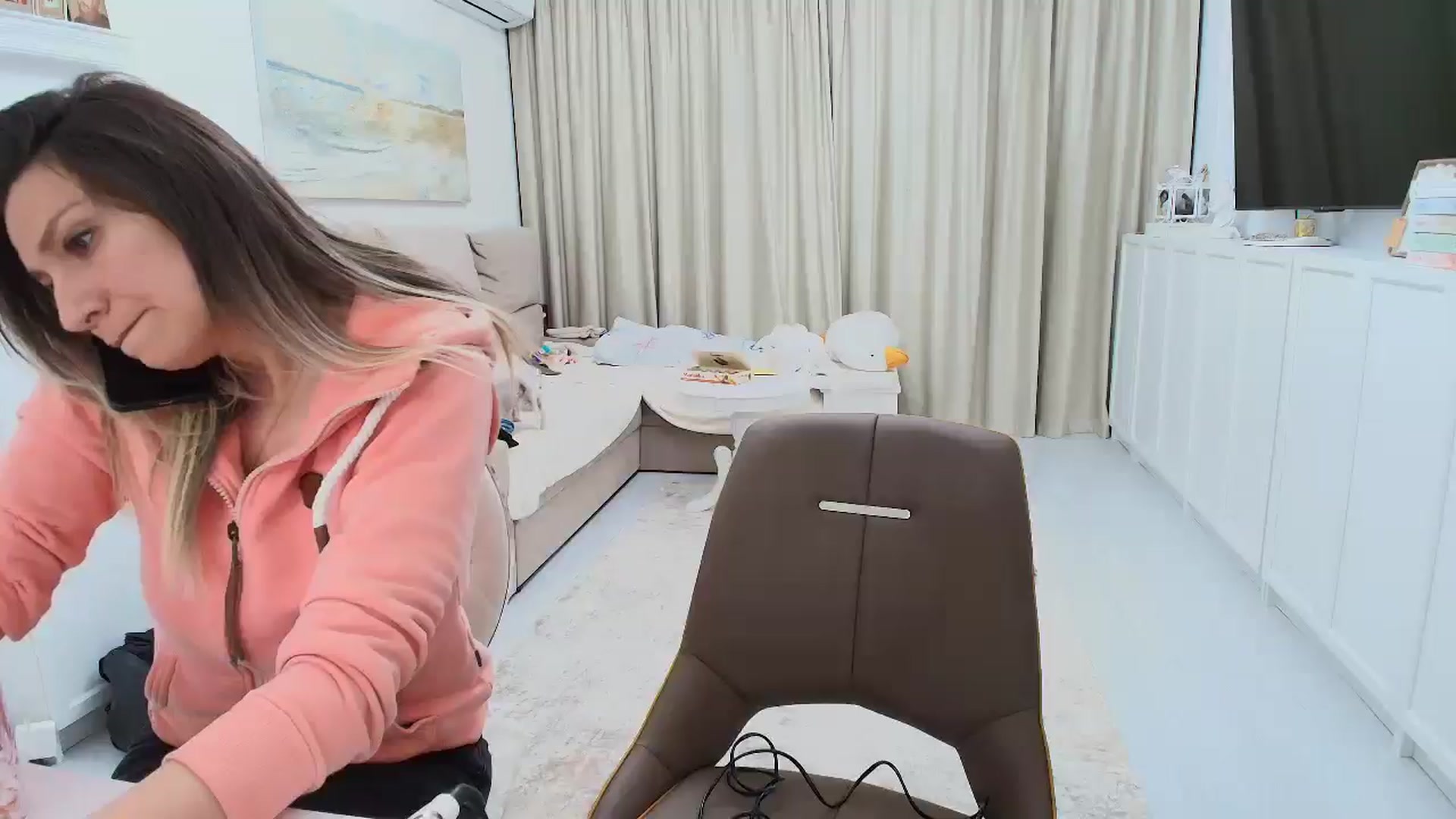 Gallery image thumbnail from Wennndyk's myfreecams stream on, 03/18/2025, 23:12 image 2 of 20