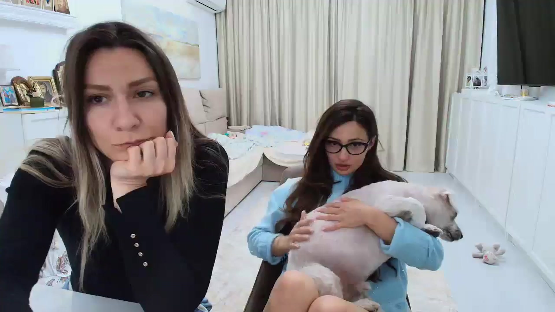 Gallery image thumbnail from Wennndyk's myfreecams stream on, 03/19/2025, 21:00 image 2 of 20