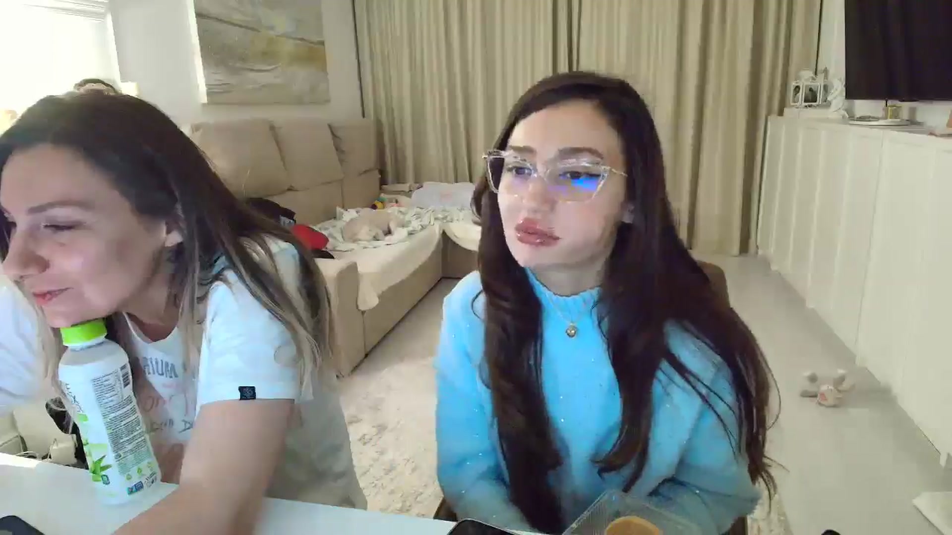 Gallery image thumbnail from Wennndyk's myfreecams stream on, 03/19/2025, 23:55 image 10 of 20