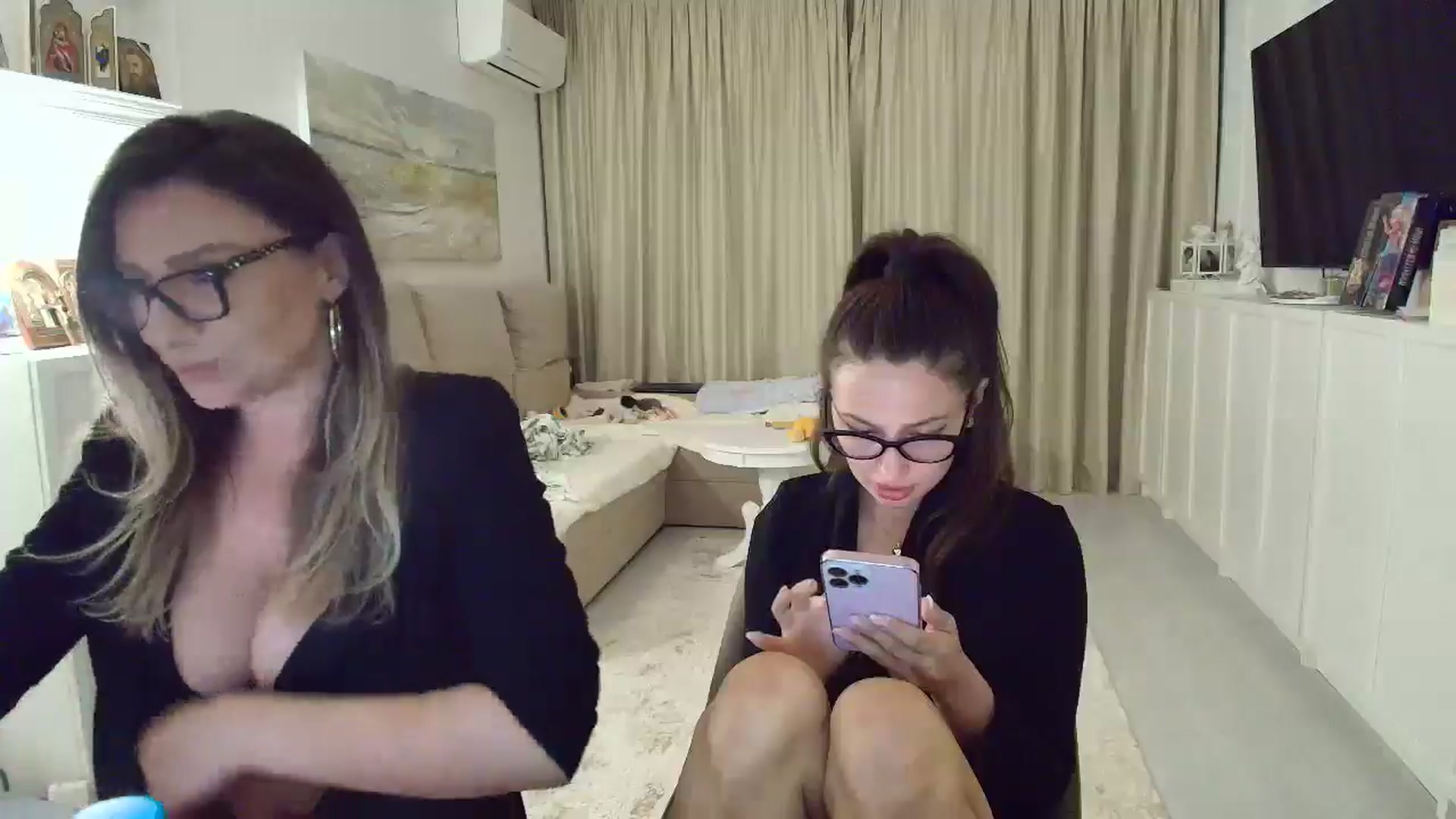 Gallery image thumbnail from Wennndyk's myfreecams stream on, 03/23/2025, 24:30 image 2 of 20
