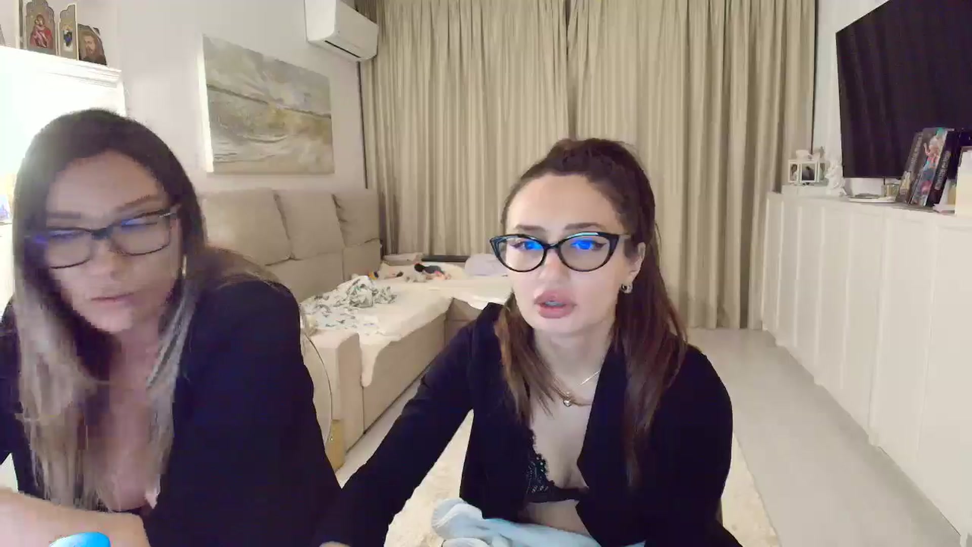 Gallery image thumbnail from Wennndyk's myfreecams stream on, 03/23/2025, 24:30 image 6 of 20