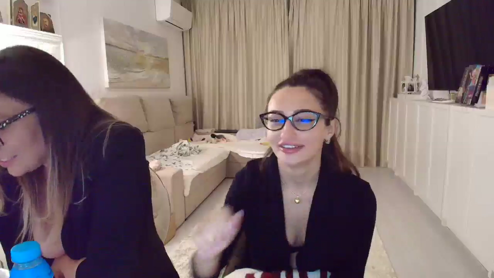 Gallery image thumbnail from Wennndyk's myfreecams stream on, 03/23/2025, 24:30 image 13 of 20