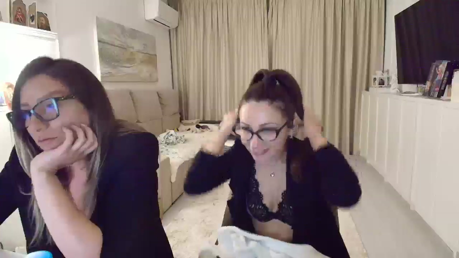 Gallery image thumbnail from Wennndyk's myfreecams stream on, 03/23/2025, 24:31 image 17 of 20