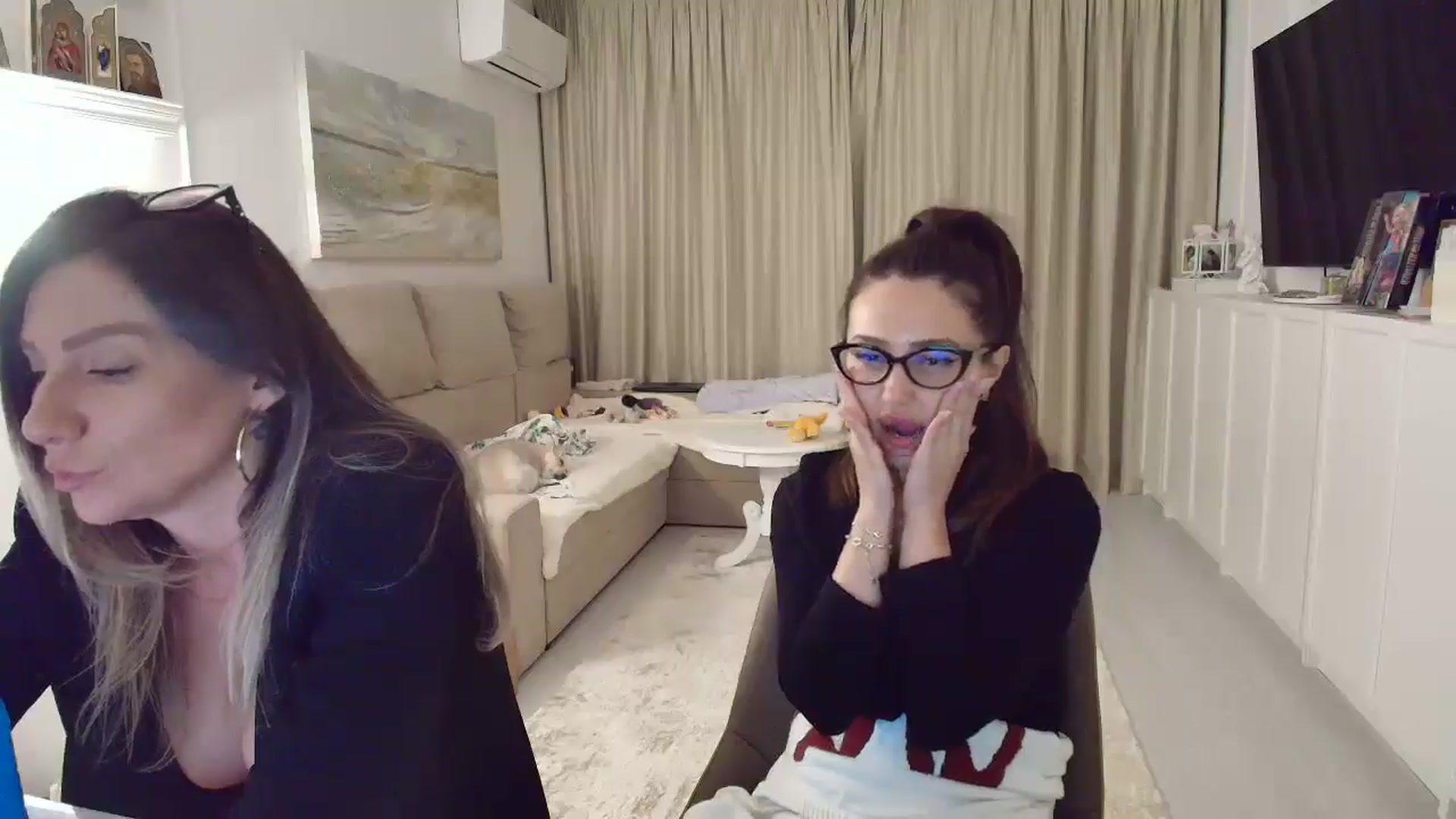 Gallery image thumbnail from Wennndyk's myfreecams stream on, 03/23/2025, 24:31 image 20 of 20
