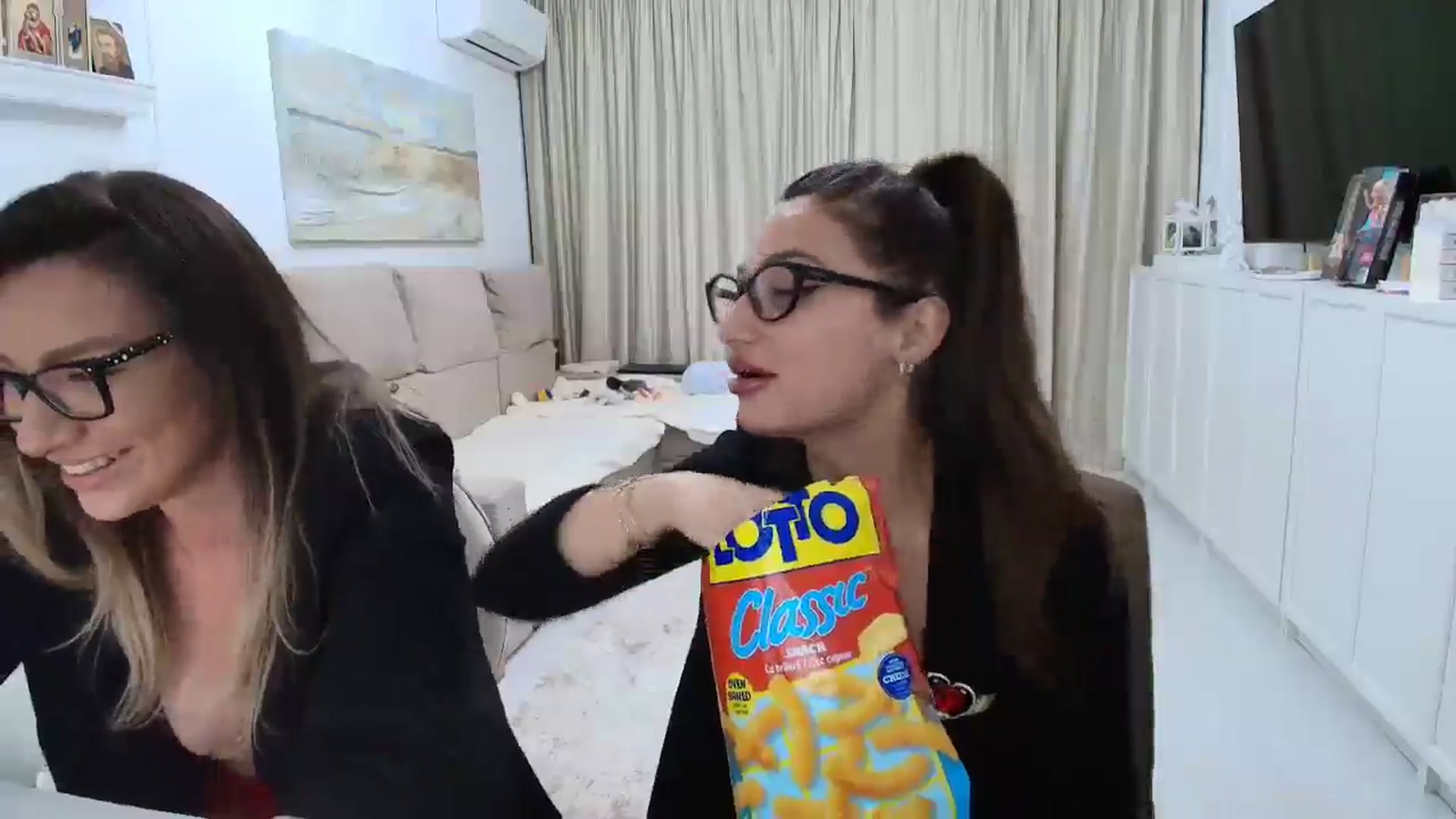Gallery image thumbnail from Wennndyk's myfreecams stream on, 03/23/2025, 24:31 image 5 of 20