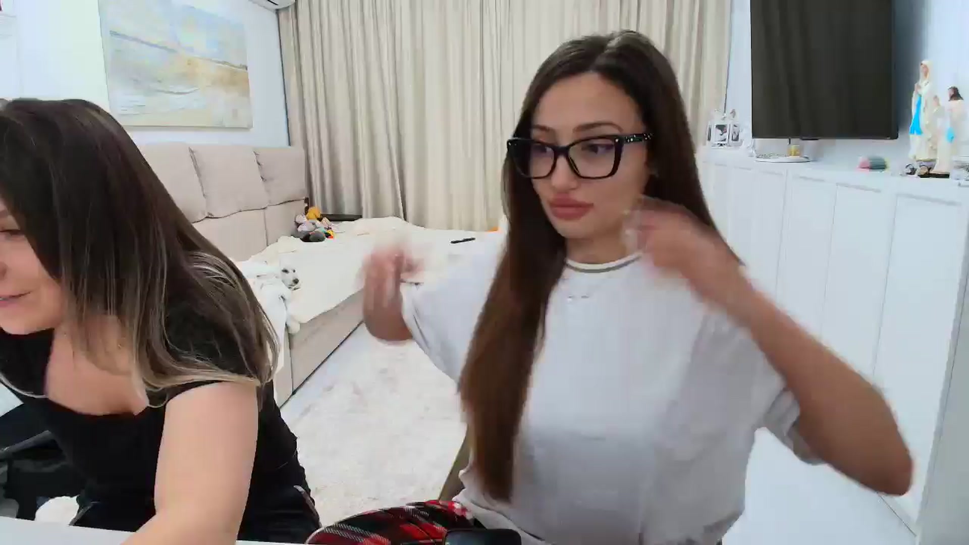 Gallery image thumbnail from Wennndyk's myfreecams stream on, 04/12/2025, 15:19 image 1 of 20