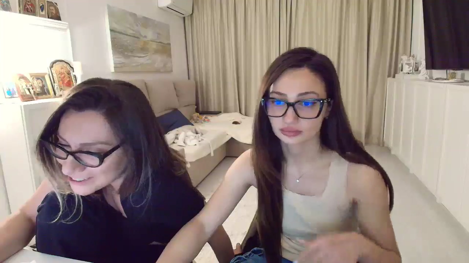 Gallery image thumbnail from Wennndyk's myfreecams stream on, 04/12/2025, 19:29 image 20 of 20