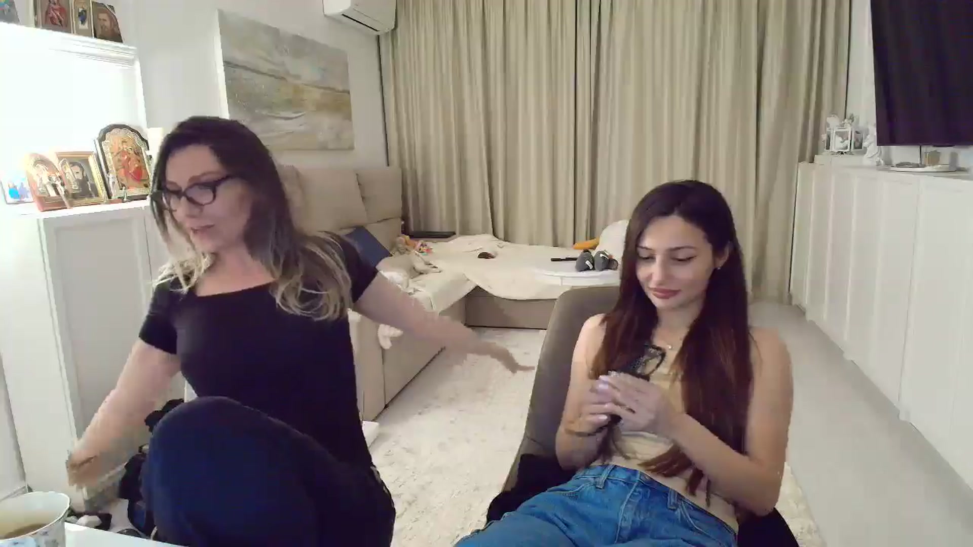 Gallery image thumbnail from Wennndyk's myfreecams stream on, 04/12/2025, 19:29 image 10 of 20