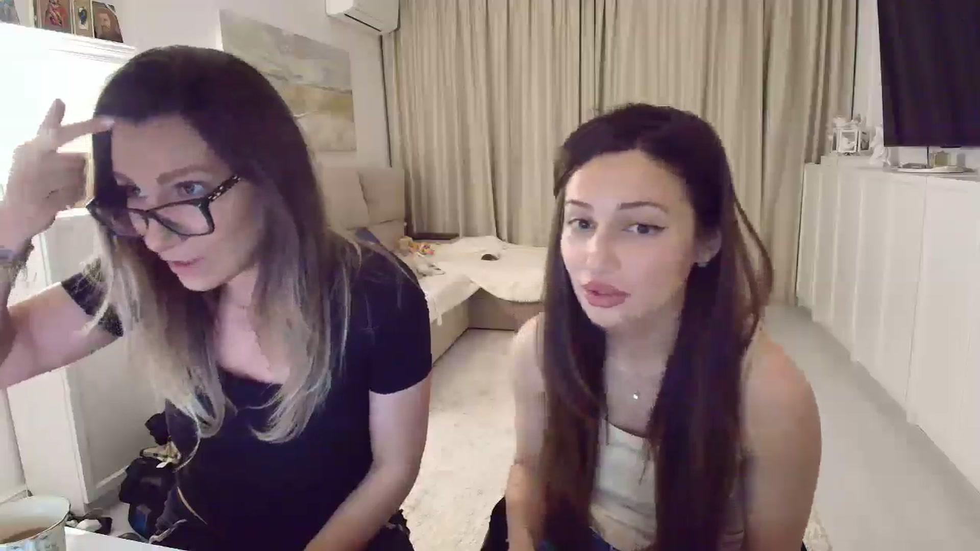 Gallery image thumbnail from Wennndyk's myfreecams stream on, 04/12/2025, 19:29 image 11 of 20