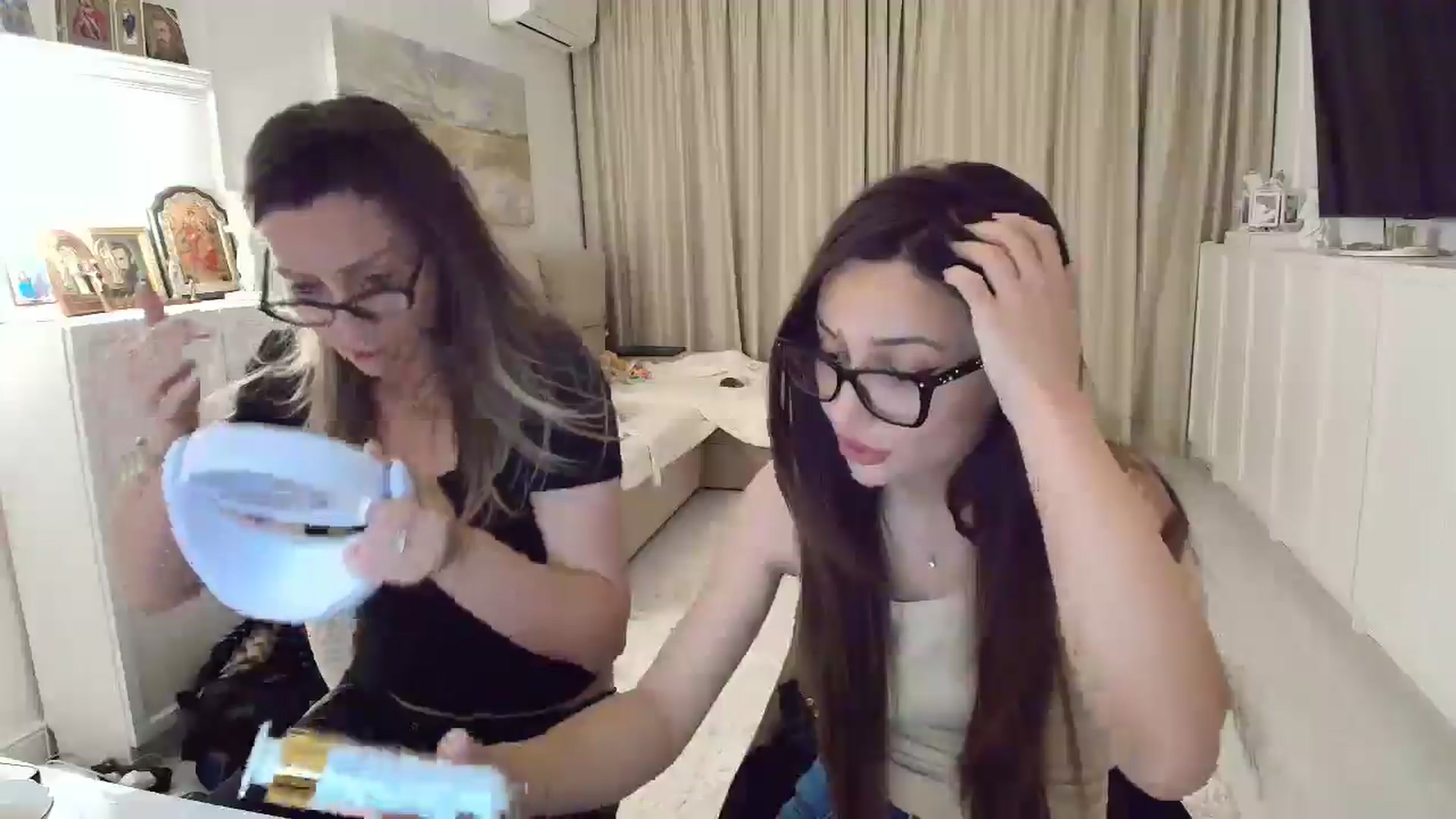 Gallery image thumbnail from Wennndyk's myfreecams stream on, 04/12/2025, 19:29 image 16 of 20
