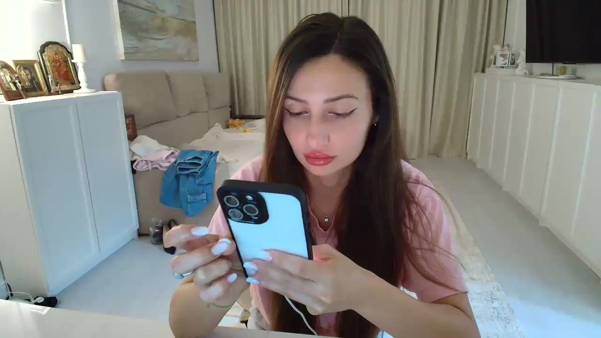 Gallery image thumbnail from Wennndyk's myfreecams stream on, 04/16/2025, 19:49 image 13 of 20