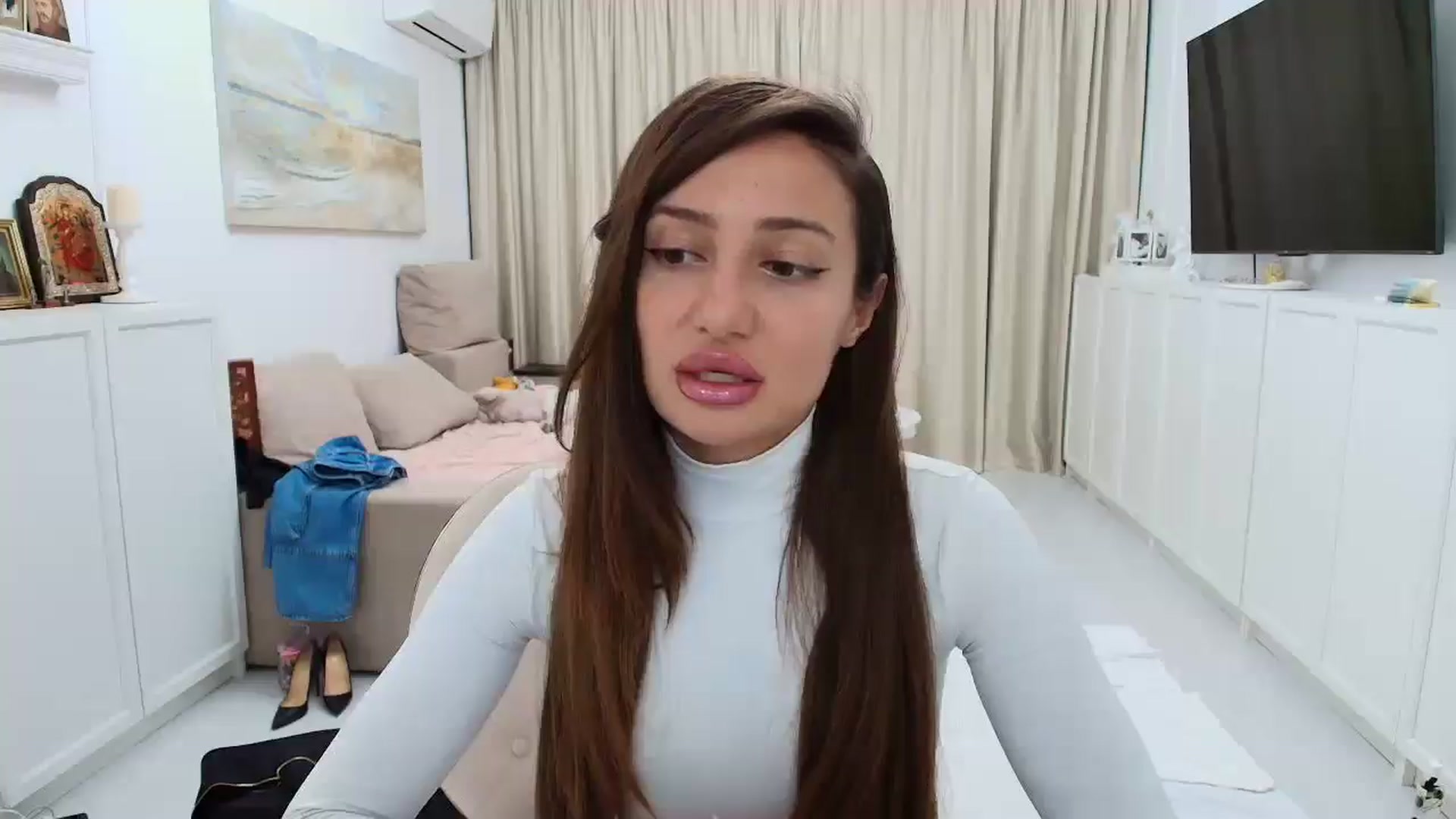 Gallery image thumbnail from Wennndyk's myfreecams stream on, 04/21/2025, 22:33 image 3 of 20