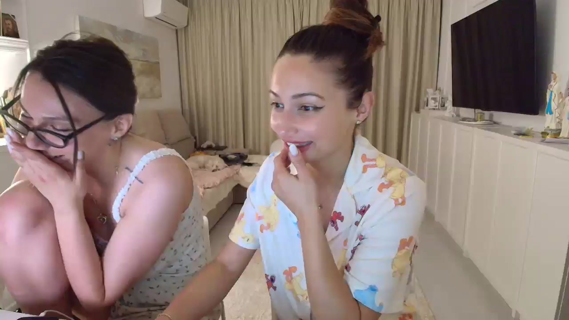 Gallery image thumbnail from Wennndyk's myfreecams stream on, 04/26/2025, 03:00 image 1 of 20