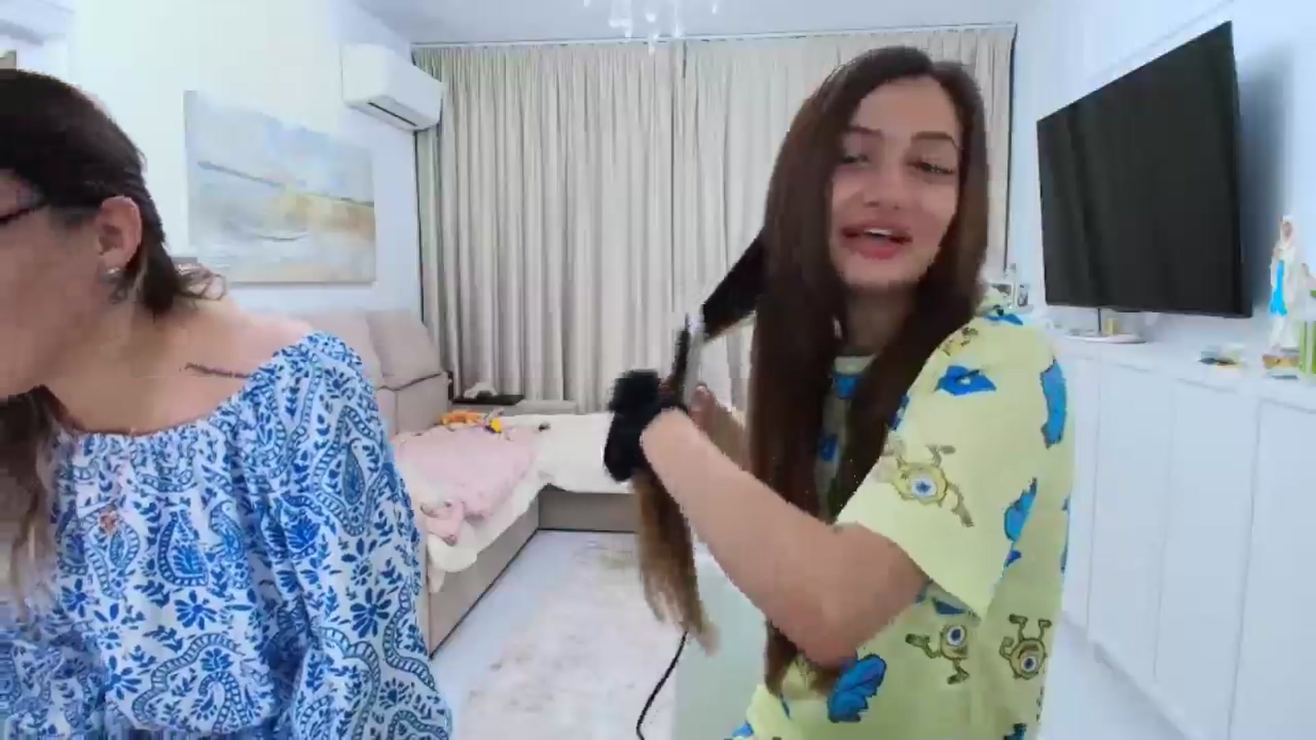 Gallery image thumbnail from Wennndyk's myfreecams stream on, 04/26/2025, 22:39 image 10 of 20