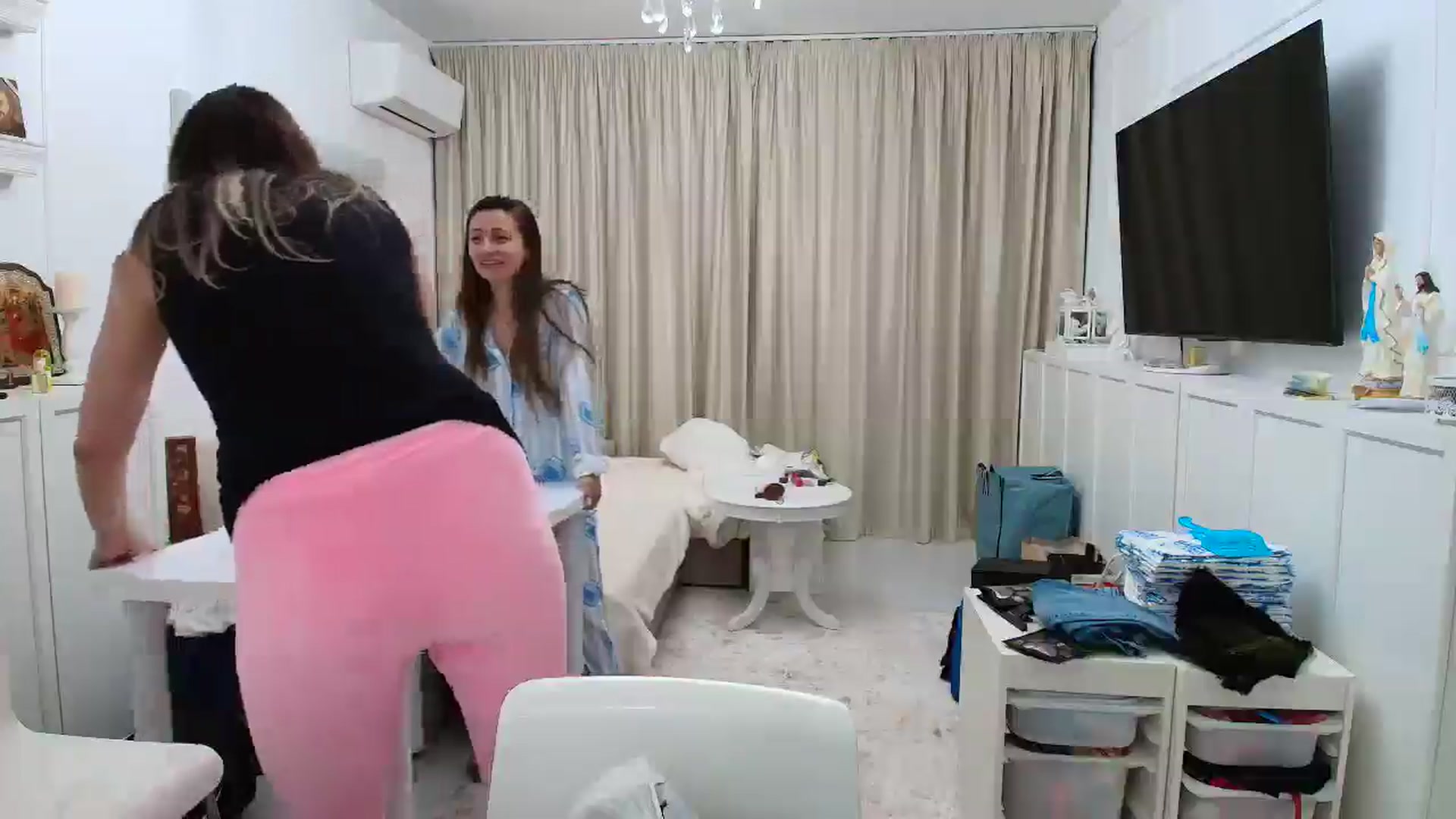 Gallery image thumbnail from Wennndyk's myfreecams stream on, 04/28/2025, 23:45 image 20 of 20