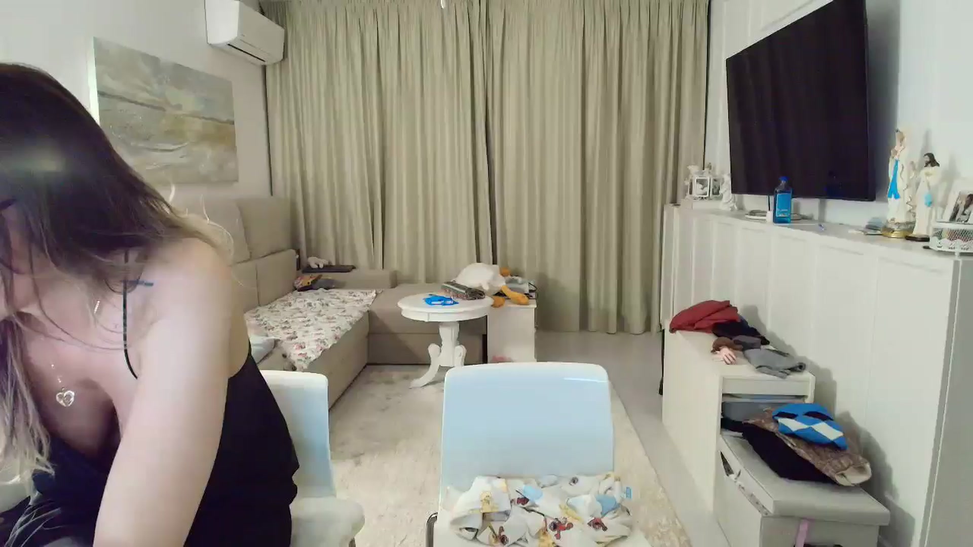 Gallery image thumbnail from Wennndyk's myfreecams stream on, 05/08/2025, 22:18 image 8 of 20