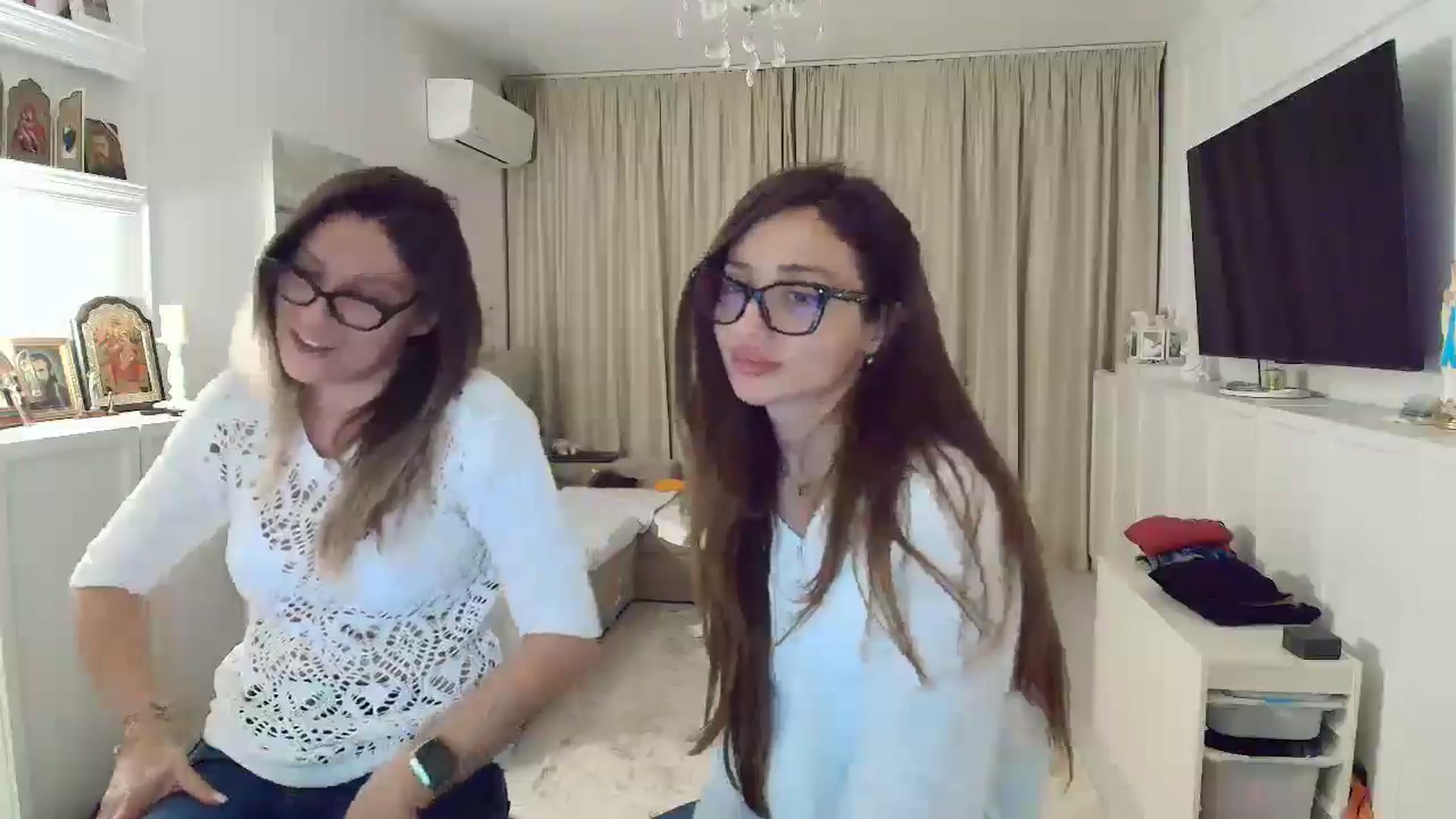 Gallery image thumbnail from Wennndyk's myfreecams stream on, 05/11/2025, 20:27 image 5 of 20