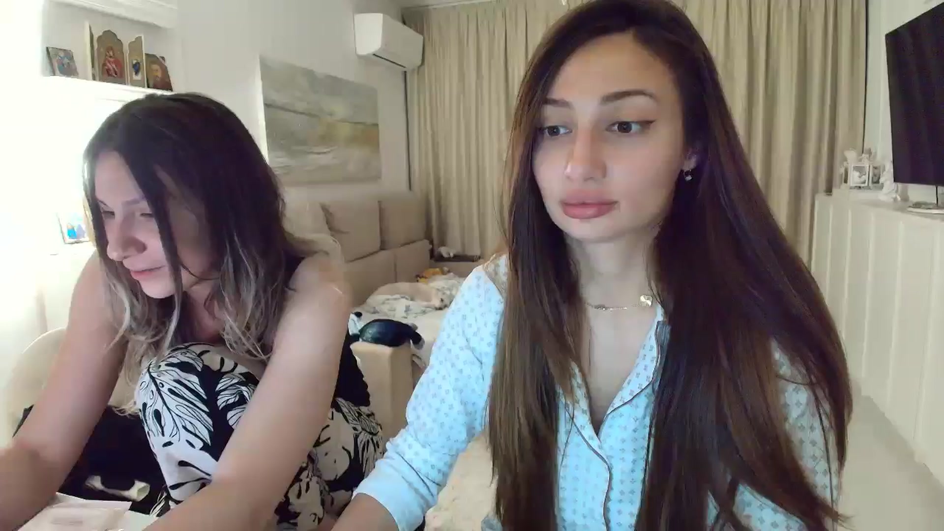 Gallery image thumbnail from Wennndyk's myfreecams stream on, 05/16/2025, 24:52 image 12 of 20