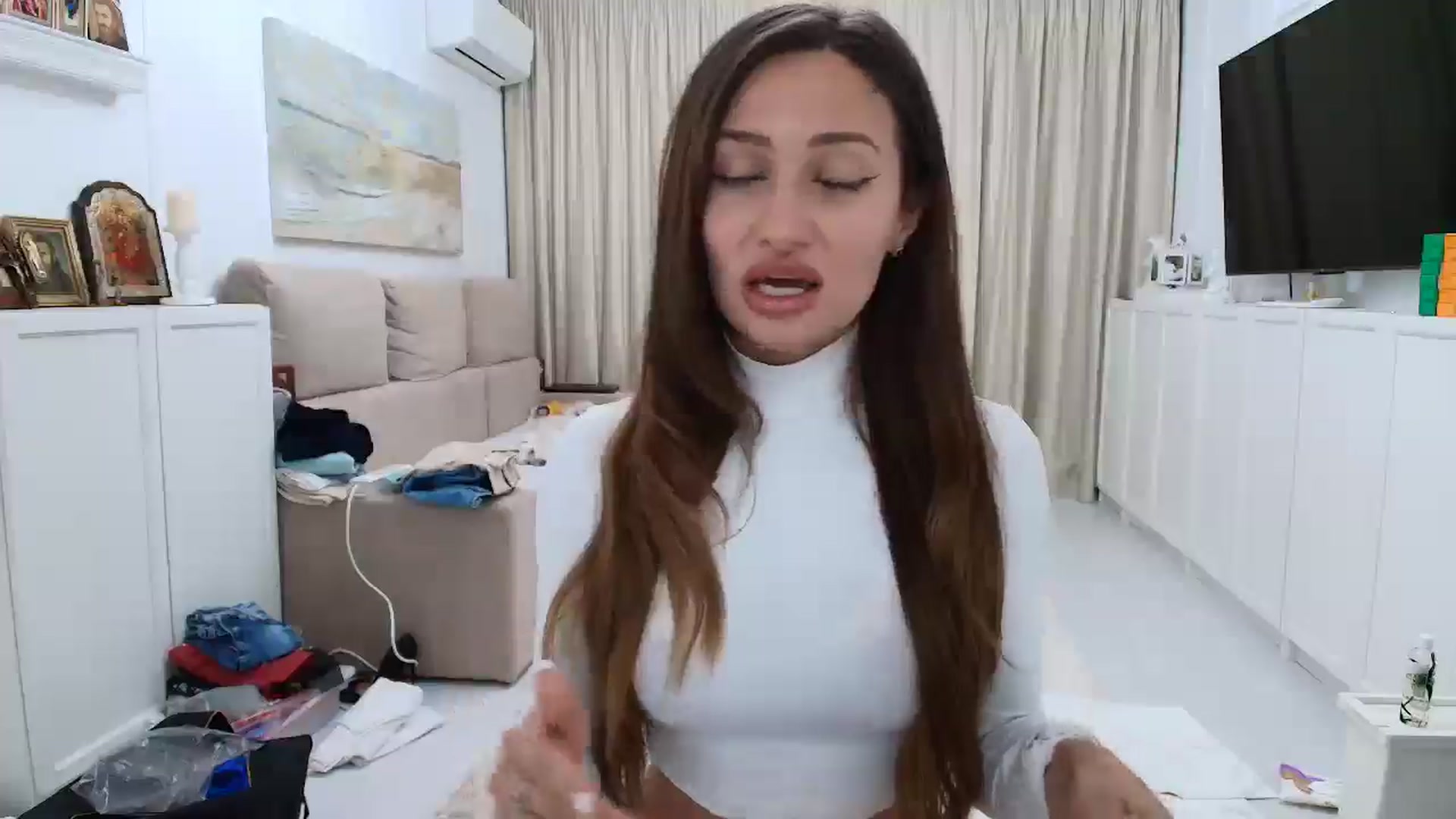 Gallery image thumbnail from Wennndyk's myfreecams stream on, 05/21/2025, 22:53 image 7 of 20