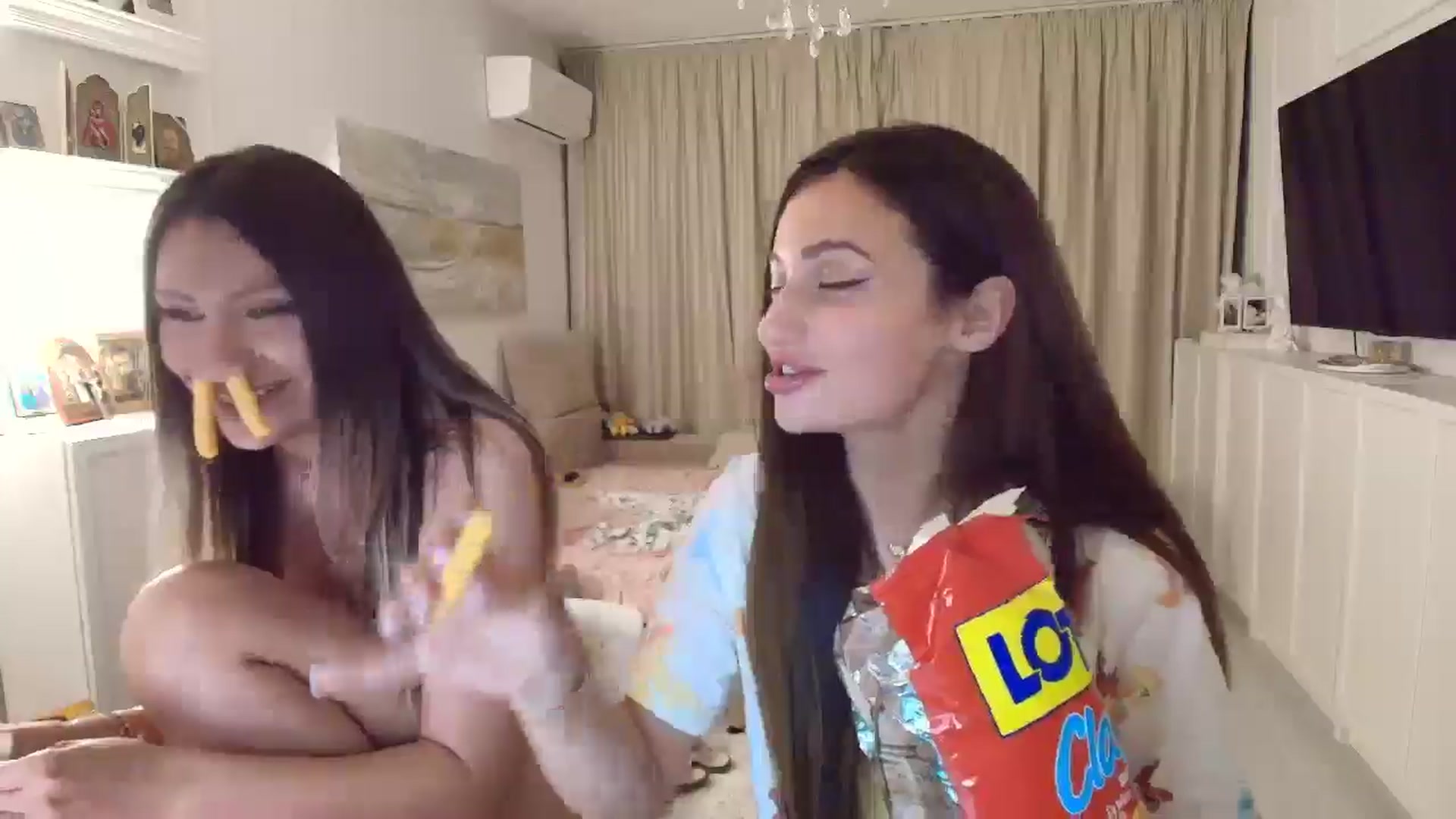 Gallery image thumbnail from Wennndyk's myfreecams stream on, 05/31/2025, 24:23 image 20 of 20