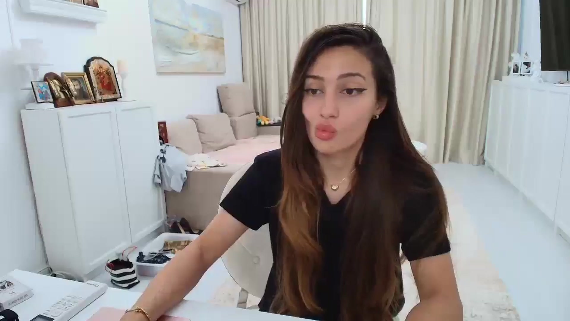 Gallery image thumbnail from Wennndyk's myfreecams stream on, 06/08/2025, 09:42 image 13 of 20