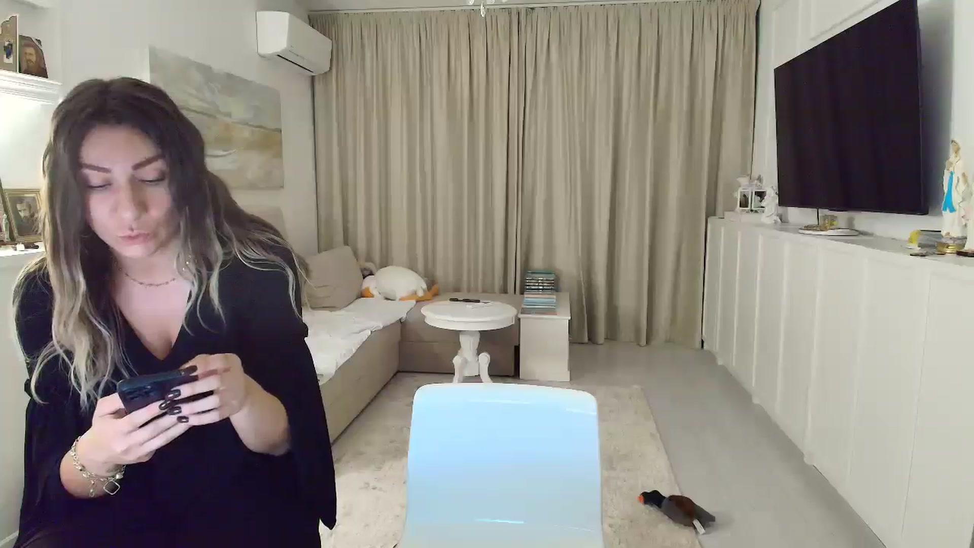 Gallery image thumbnail from Wennndyk's myfreecams stream on, 06/19/2025, 23:04 image 2 of 20