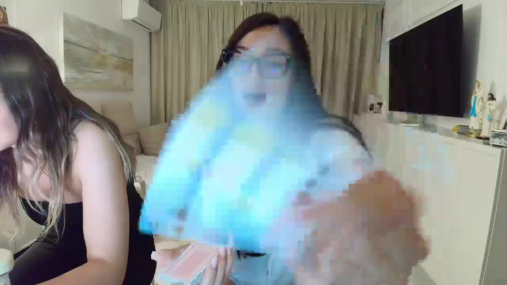 Gallery image thumbnail from Wennndyk's myfreecams stream on, 06/20/2025, 23:19 image 13 of 20