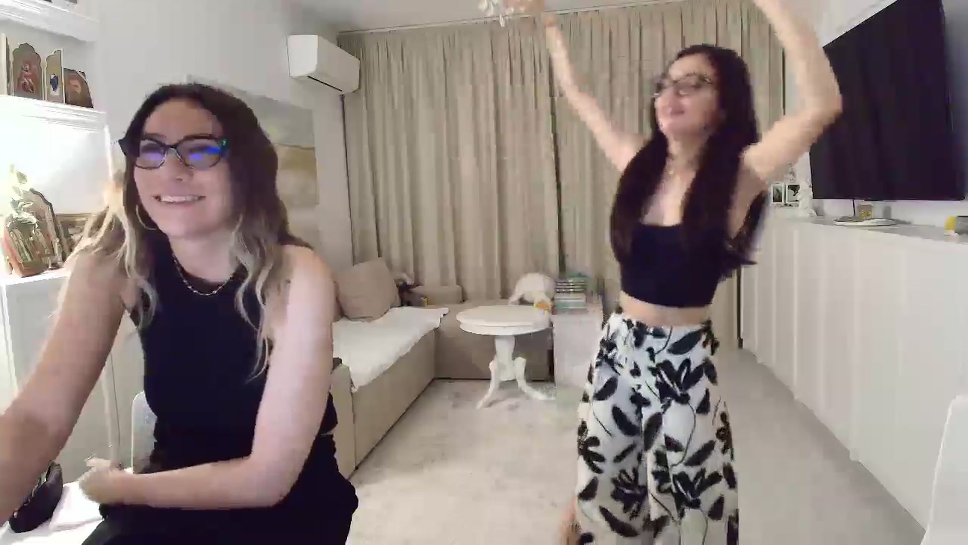 Gallery image thumbnail from Wennndyk's myfreecams stream on, 06/22/2025, 24:05 image 2 of 20