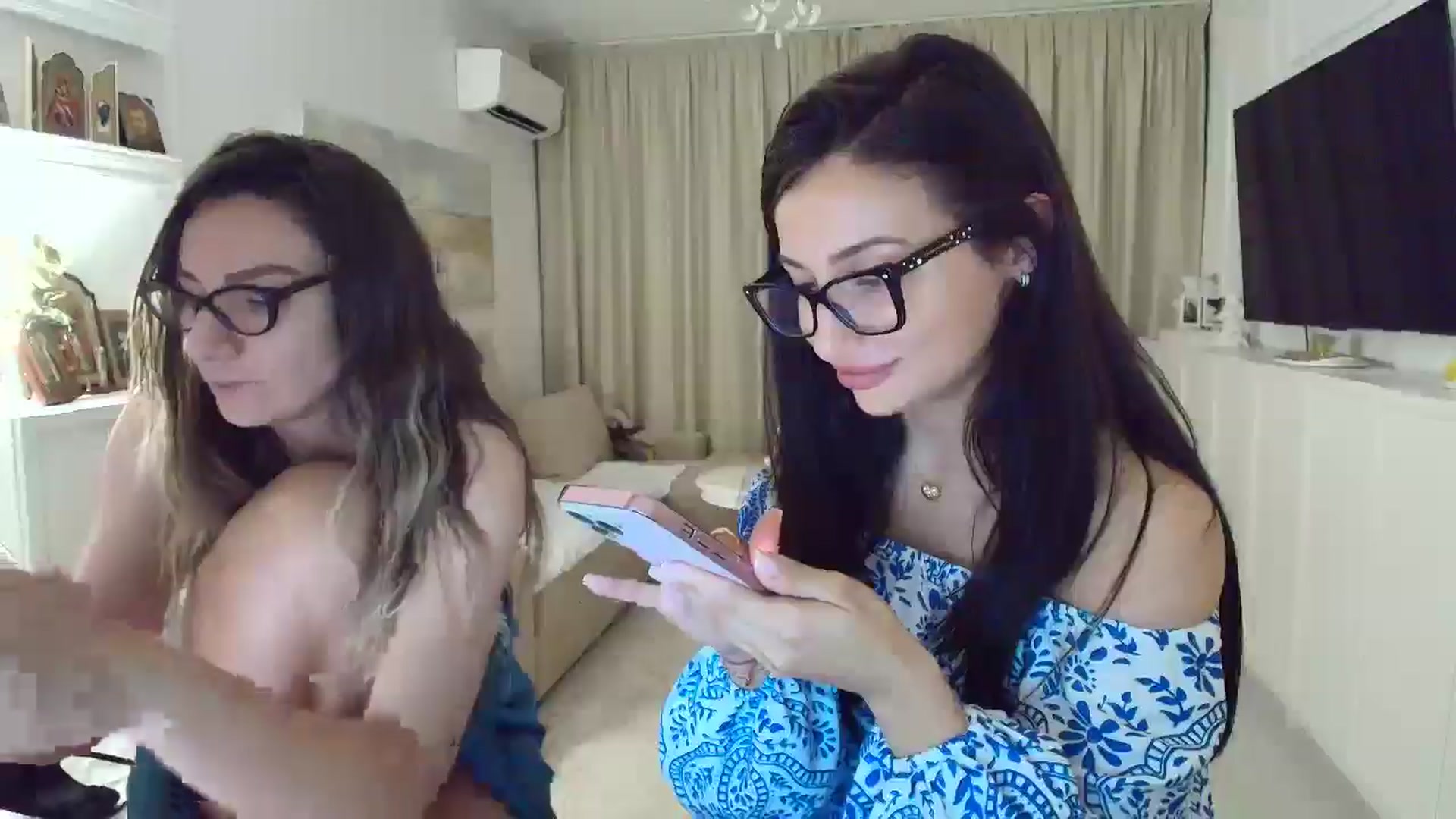 Gallery image thumbnail from Wennndyk's myfreecams stream on, 06/22/2025, 23:25 image 14 of 20