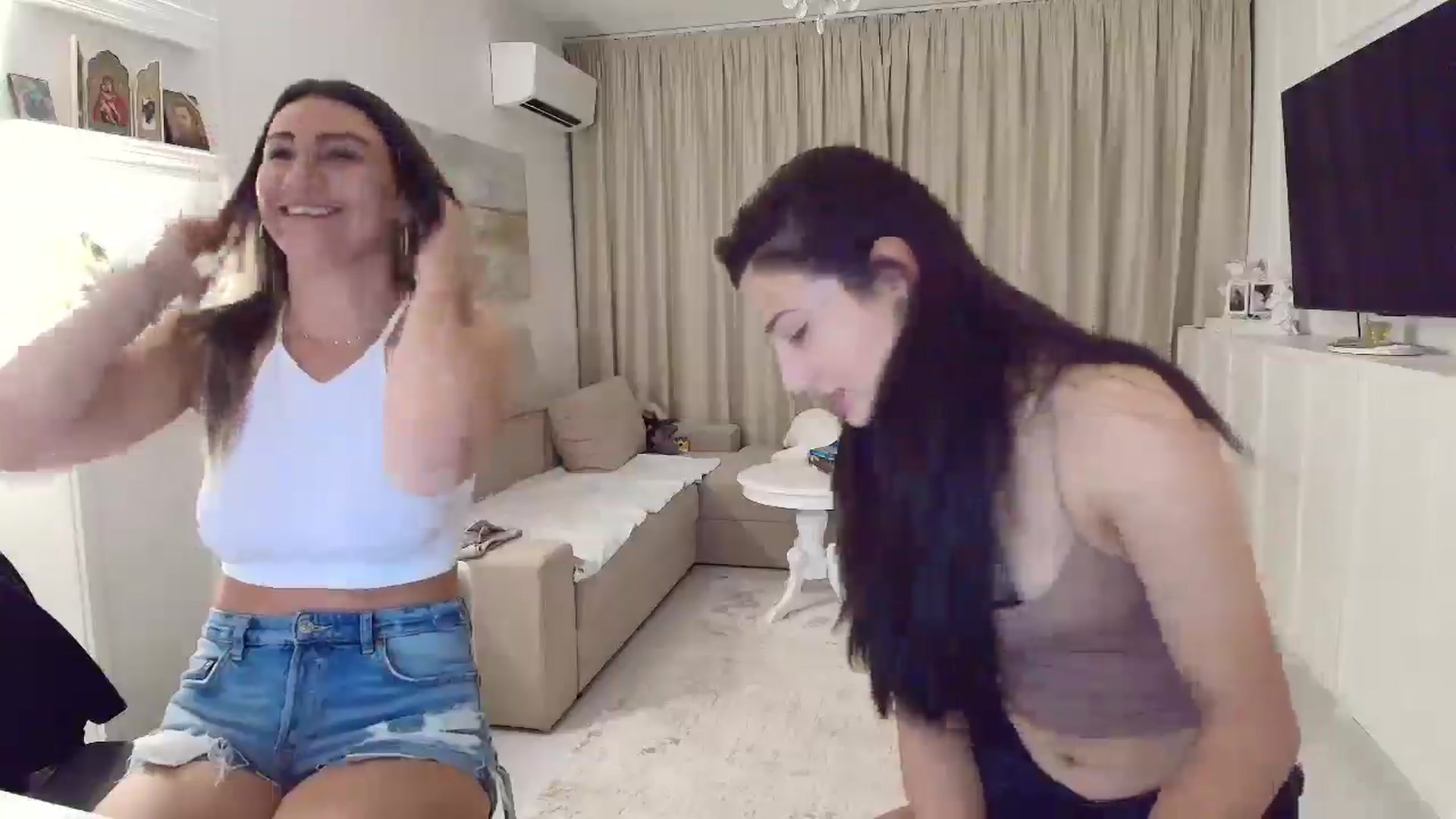 Gallery image thumbnail from Wennndyk's myfreecams stream on, 06/25/2025, 23:13 image 8 of 20
